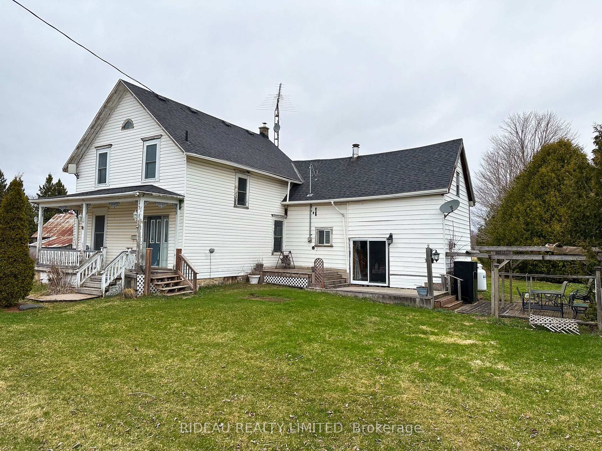 Photo 1 of 293 Summers Road, Rideau Lakes, Rideau Lakes (South Crosby) Twp — HOMEH
