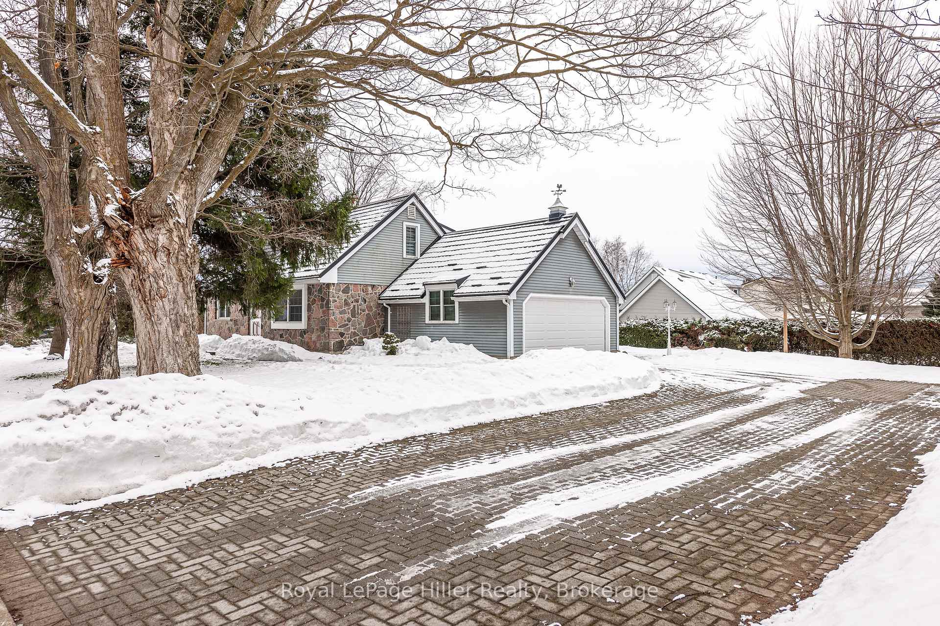 Photo 3 of 139 McConnell Street, South Huron, Exeter — HOMEH