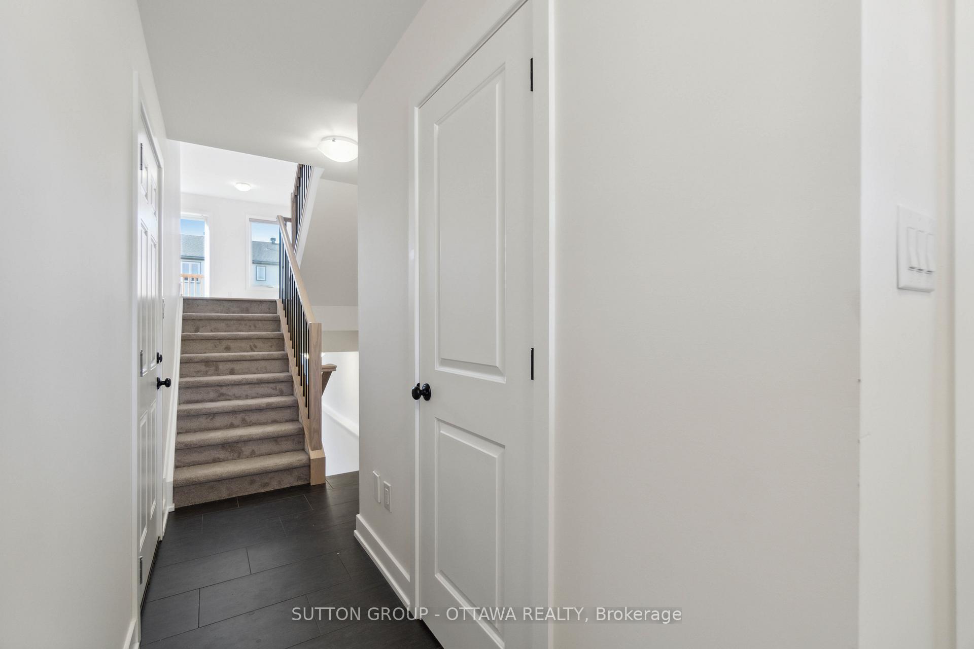 Photo 4 of 103 Staples Boulevard, Smiths Falls — HOMEH
