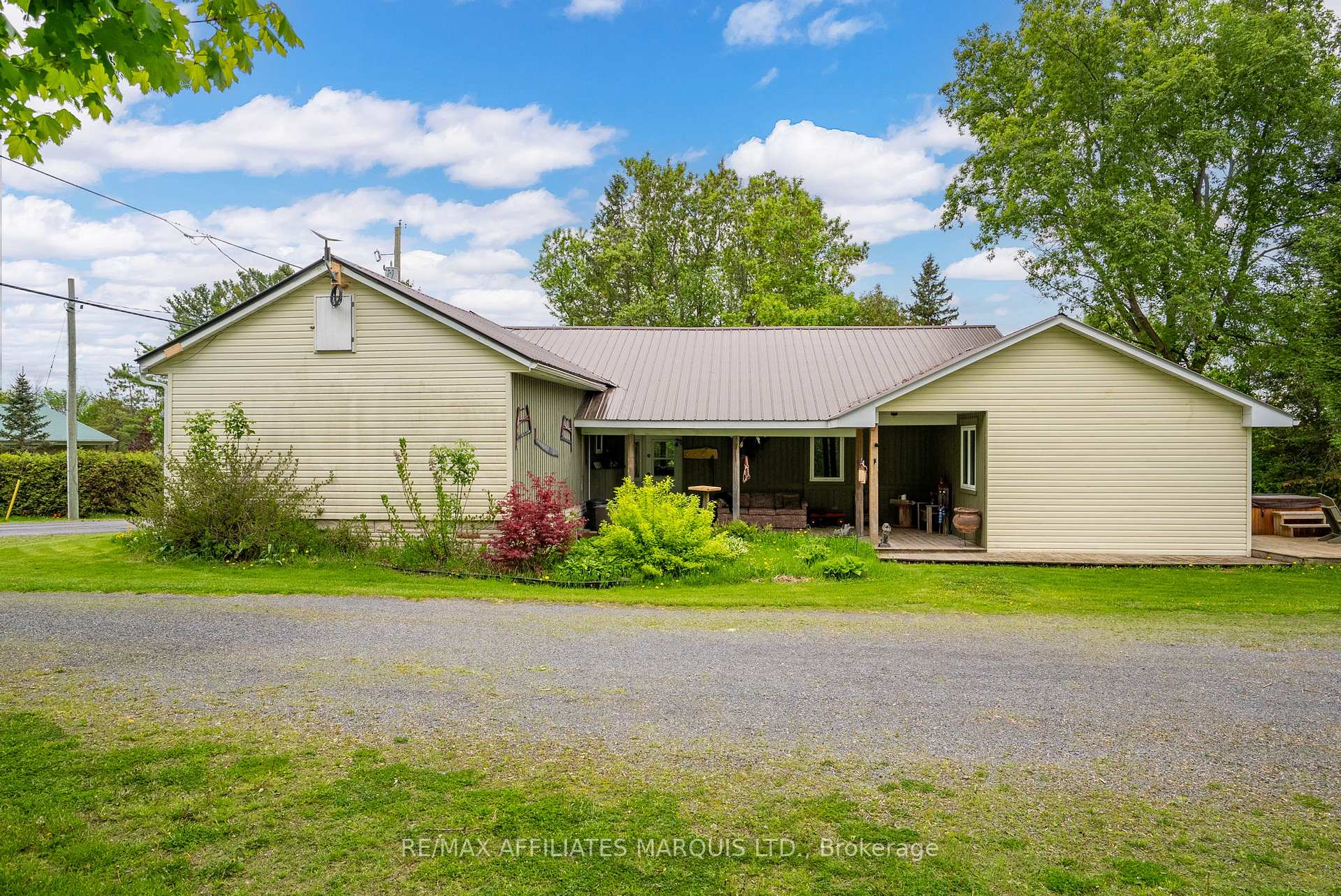 Photo 1 of 18573 Beaverbrook Road, South Glengarry, South Glengarry (Charlottenburgh) Twp — HOMEH