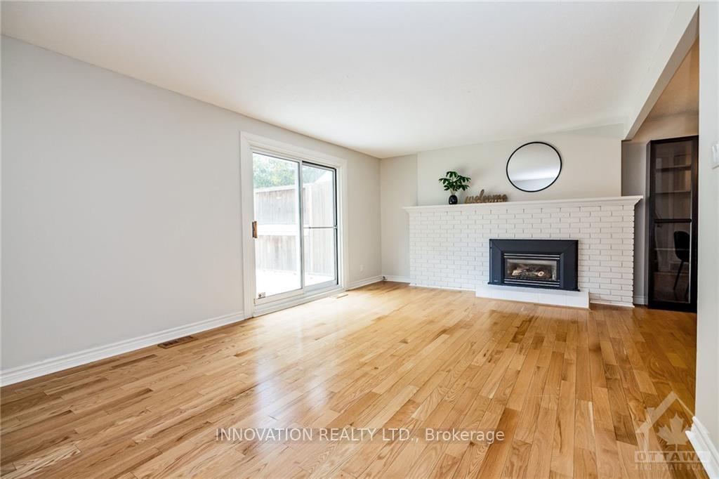 Photo 2 of 10 Lindhurst Crescent, Ottawa, Briargreen — HOMEH