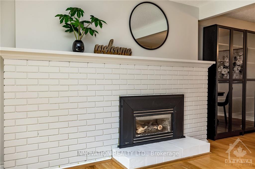 Photo 3 of 10 Lindhurst Crescent, Ottawa, Briargreen — HOMEH