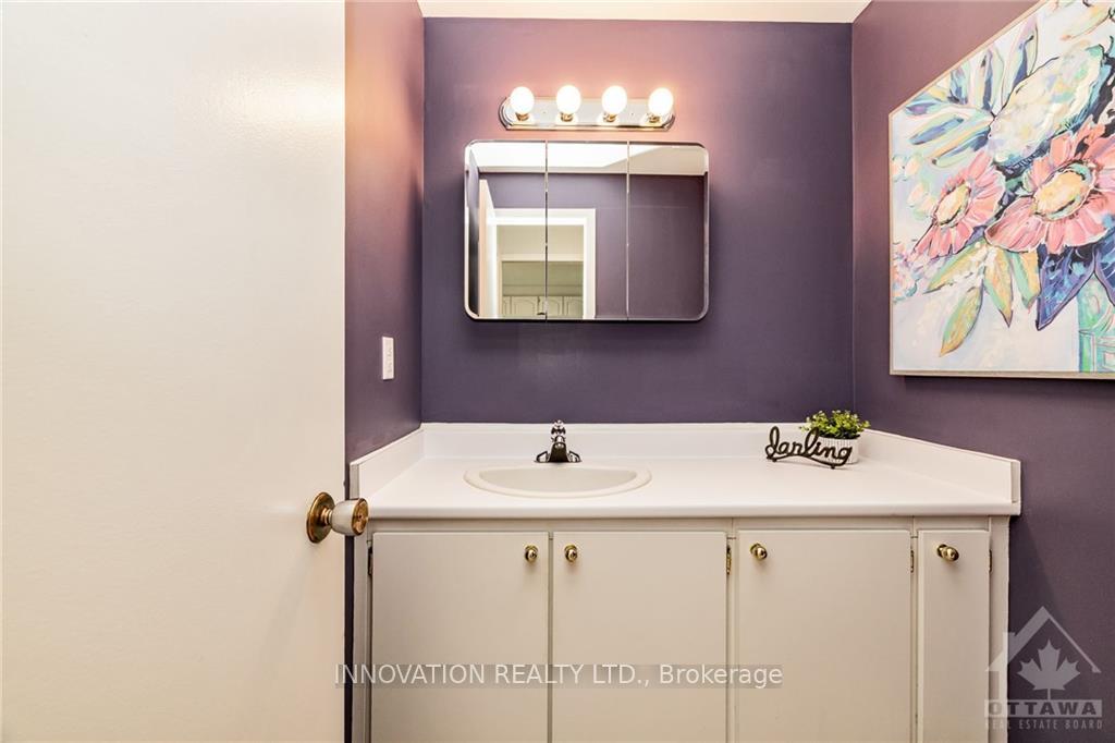 Photo 5 of 10 Lindhurst Crescent, Ottawa, Briargreen — HOMEH