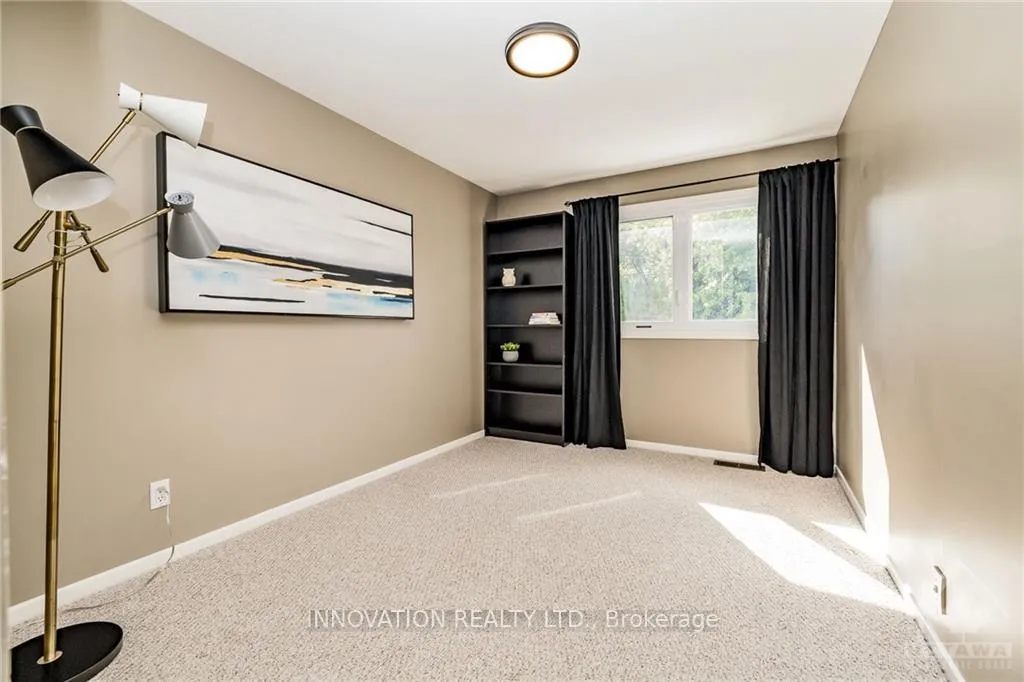Photo 11 of 10 Lindhurst Crescent, Ottawa, Briargreen — HOMEH