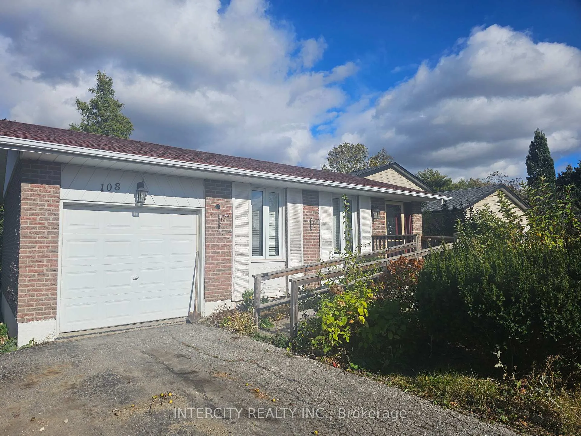 Photo 2 of 108 Mellow Crescent, Caledon, Bolton East — HOMEH