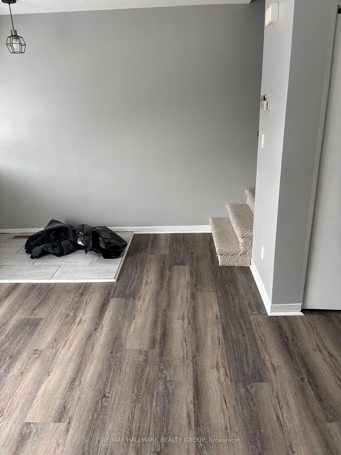 Photo 12 of 50 Centre Street, Smiths Falls — HOMEH