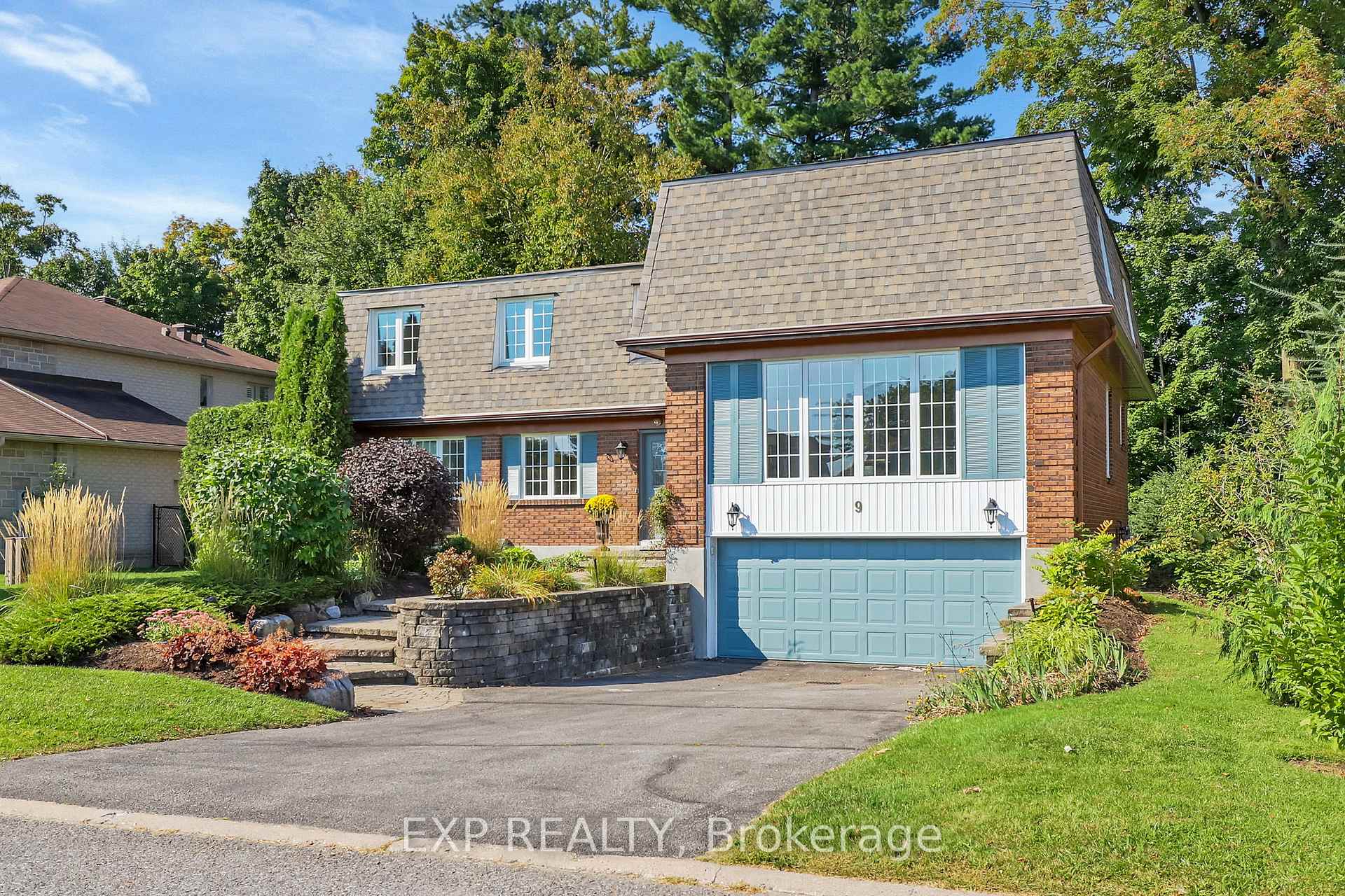 Photo 2 of 9 Camwood Crescent, Ottawa, Arlington Woods — HOMEH