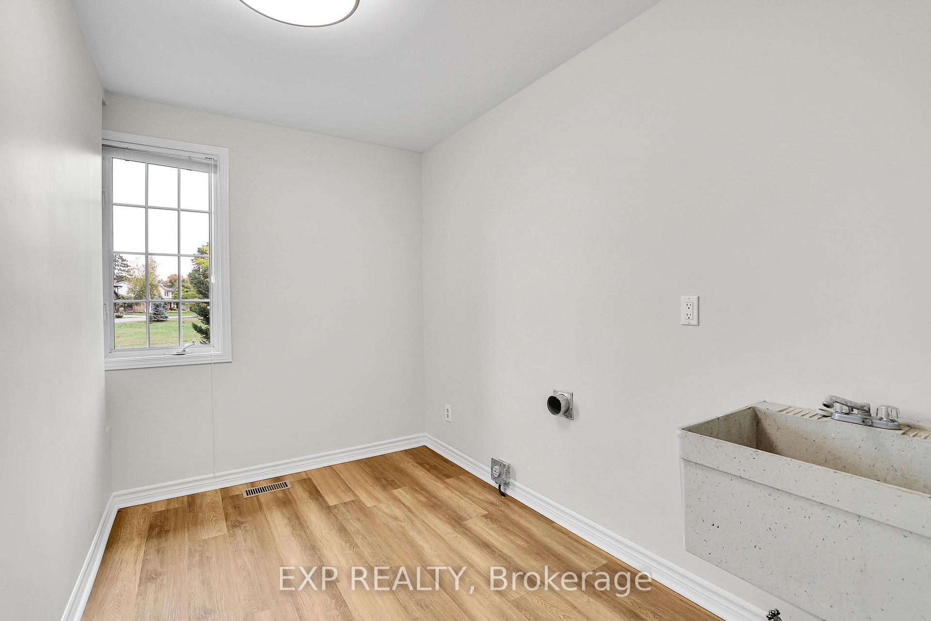 Photo 17 of 9 Camwood Crescent, Ottawa, Arlington Woods — HOMEH