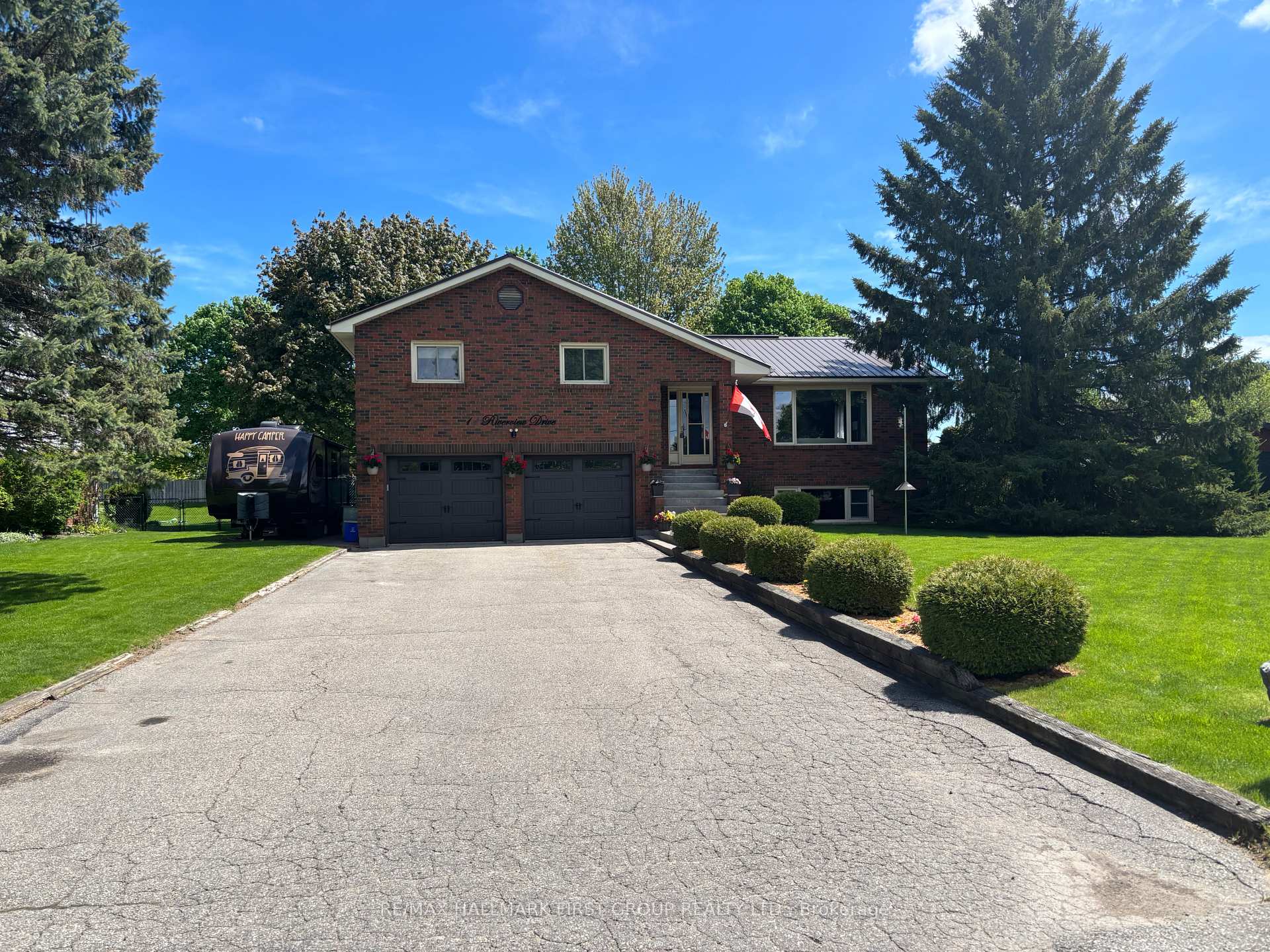 Photo 1 of 11 Riverview Drive, Scugog, Port Perry — HOMEH