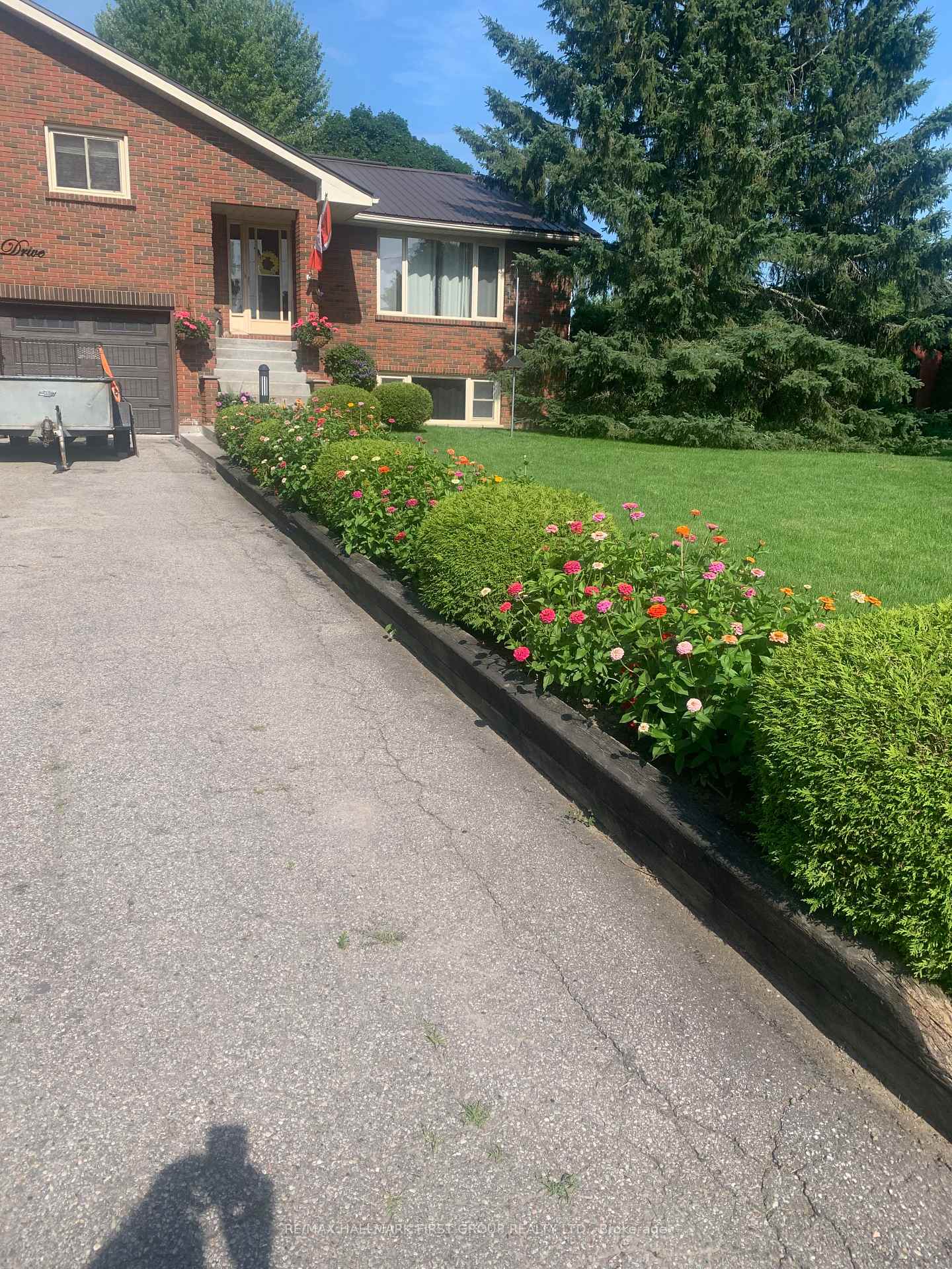 Photo 3 of 11 Riverview Drive, Scugog, Port Perry — HOMEH