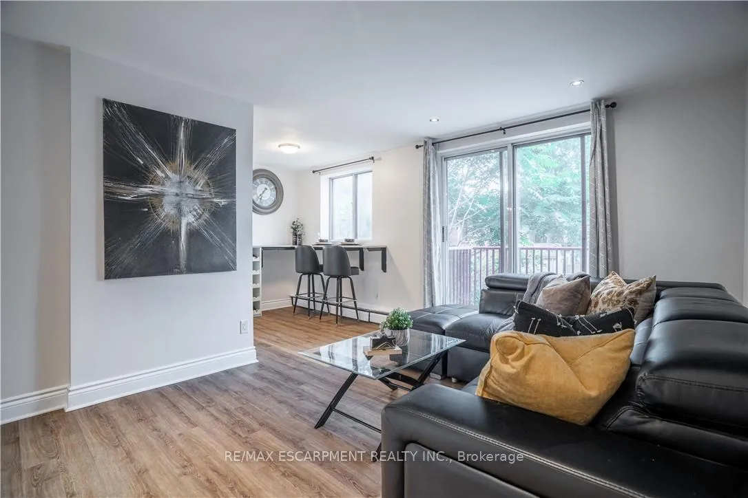 Photo 5 of Unit 204, 141 Catharine Street, Hamilton, Corktown — HOMEH