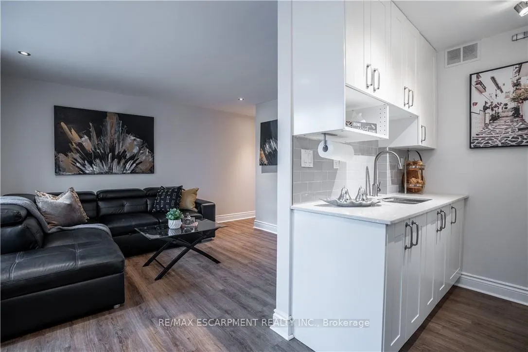 Photo 9 of Unit 204, 141 Catharine Street, Hamilton, Corktown — HOMEH