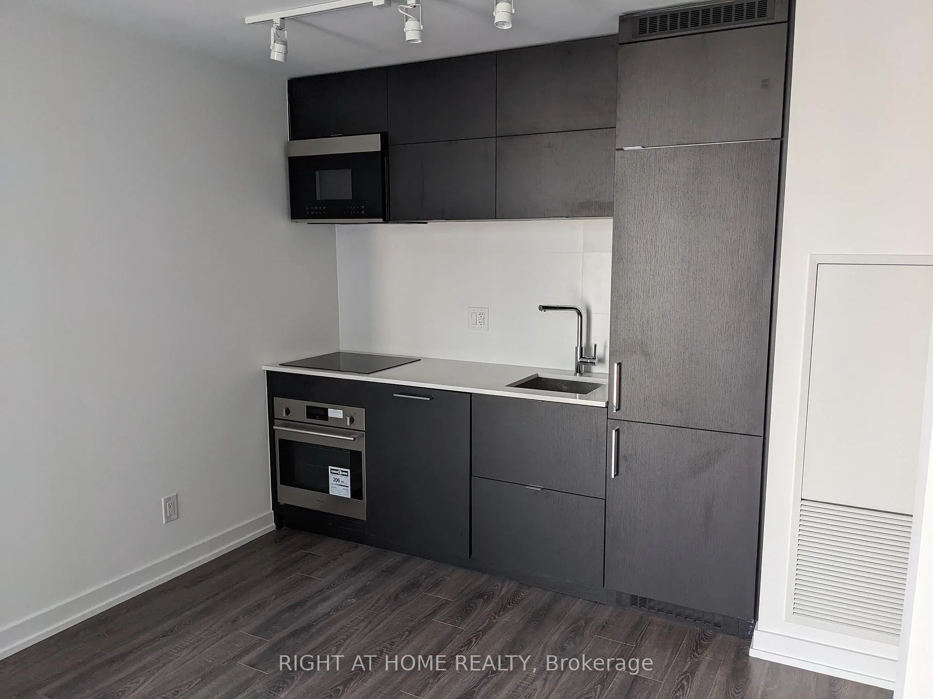 Photo 2 of Unit 1520, 20 Edward Street, Toronto, Bay Street Corridor — HOMEH