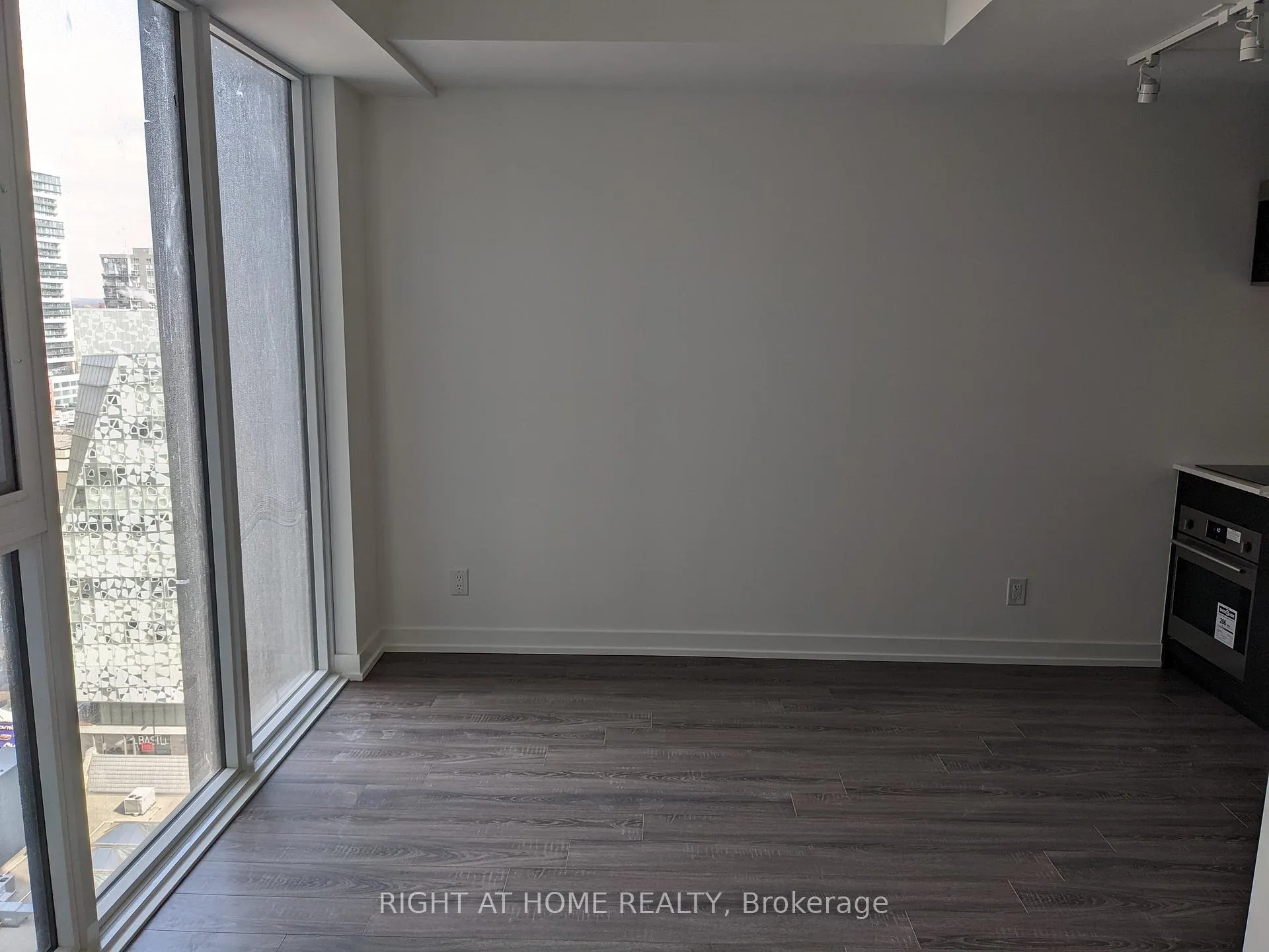 Photo 3 of Unit 1520, 20 Edward Street, Toronto, Bay Street Corridor — HOMEH