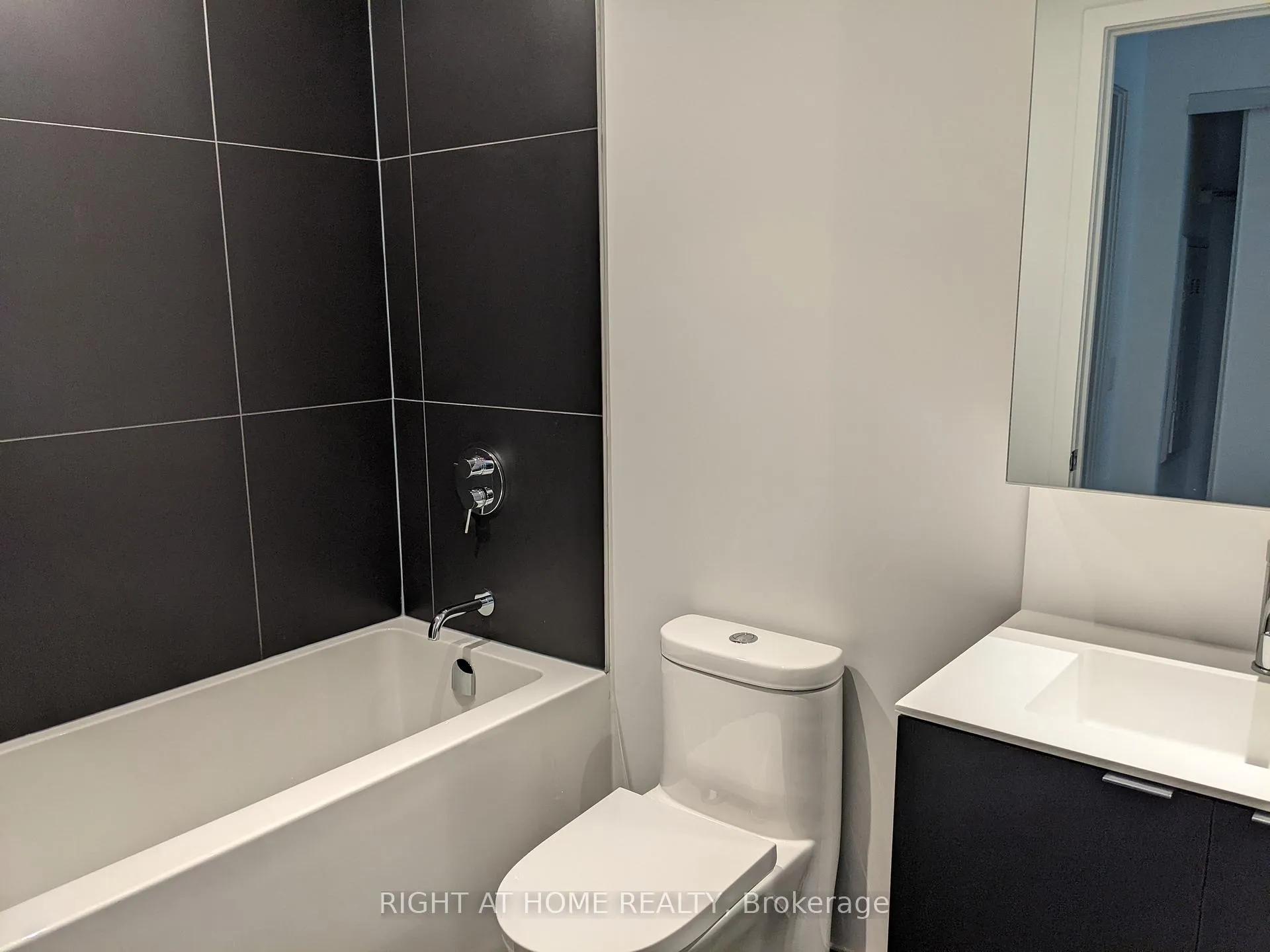 Photo 7 of Unit 1520, 20 Edward Street, Toronto, Bay Street Corridor — HOMEH