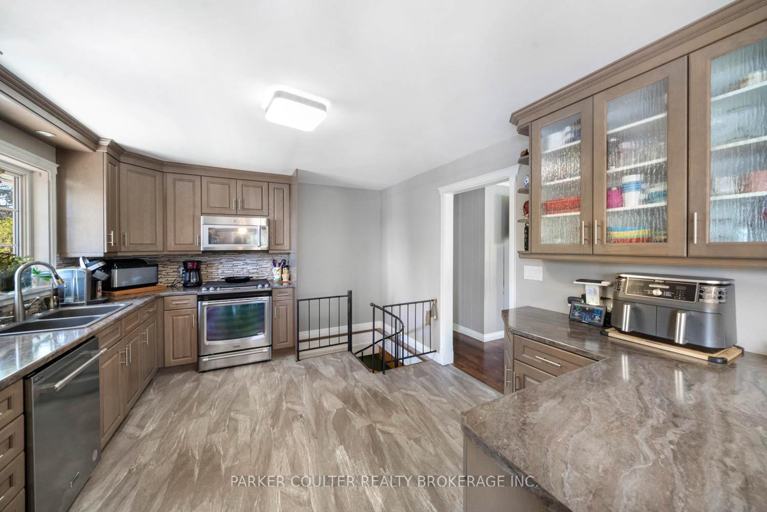 Photo 18 of 1091 Hwy 518, Seguin — HOMEH
