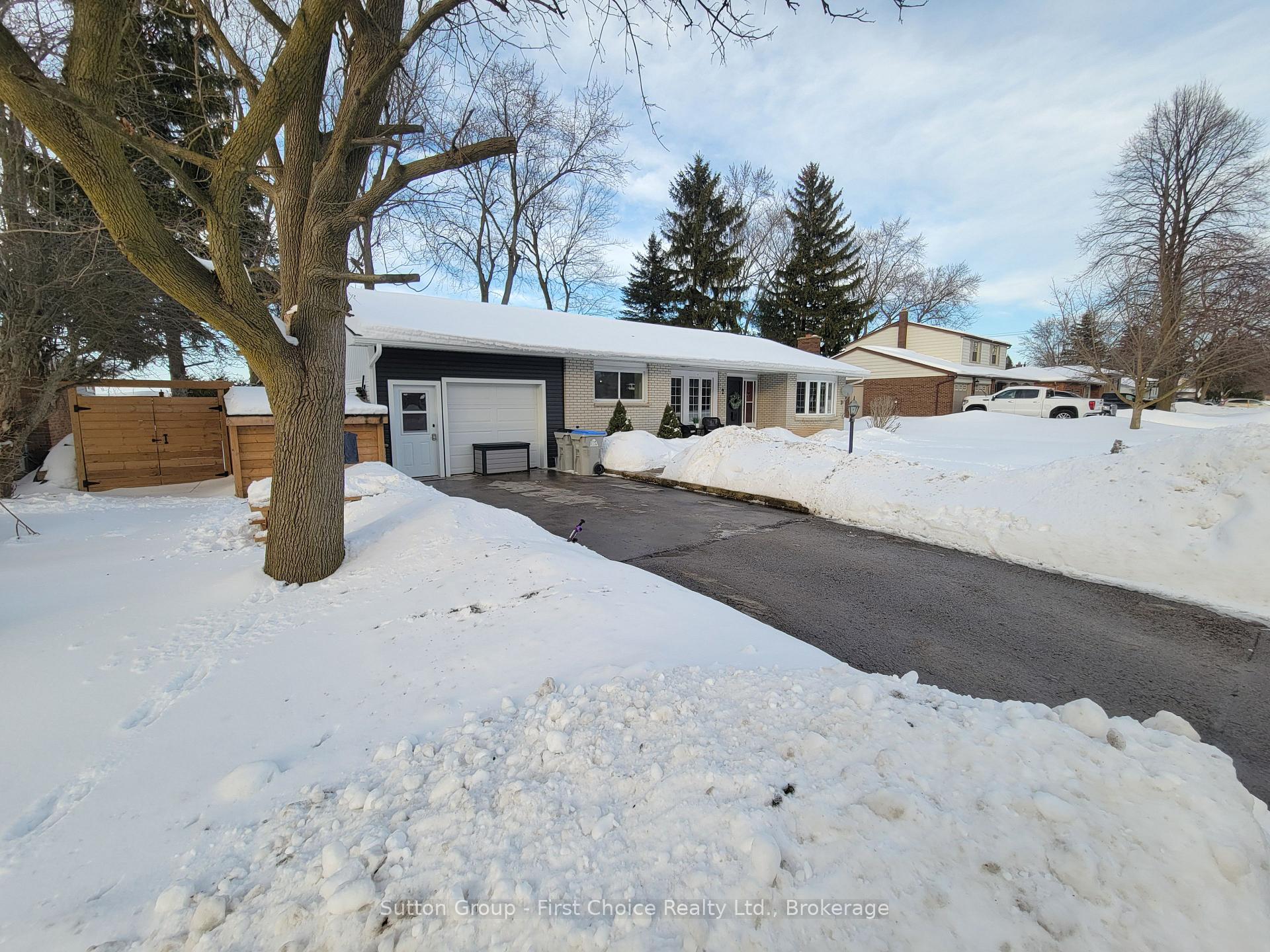 Photo 1 of 2 Kingscourt Crescent, South Huron, Exeter — HOMEH