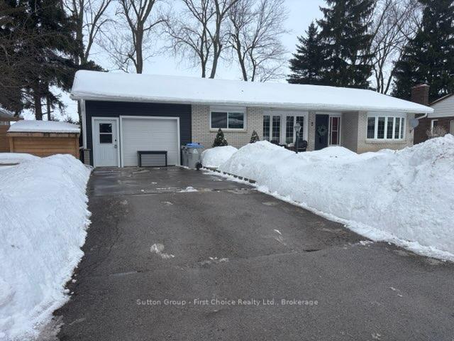 Photo 3 of 2 Kingscourt Crescent, South Huron, Exeter — HOMEH