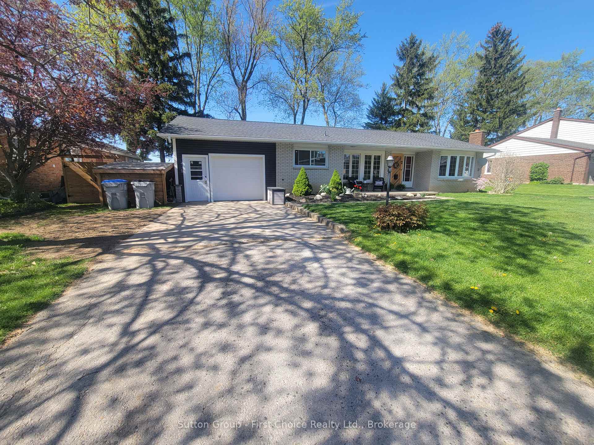 Photo 4 of 2 Kingscourt Crescent, South Huron, Exeter — HOMEH