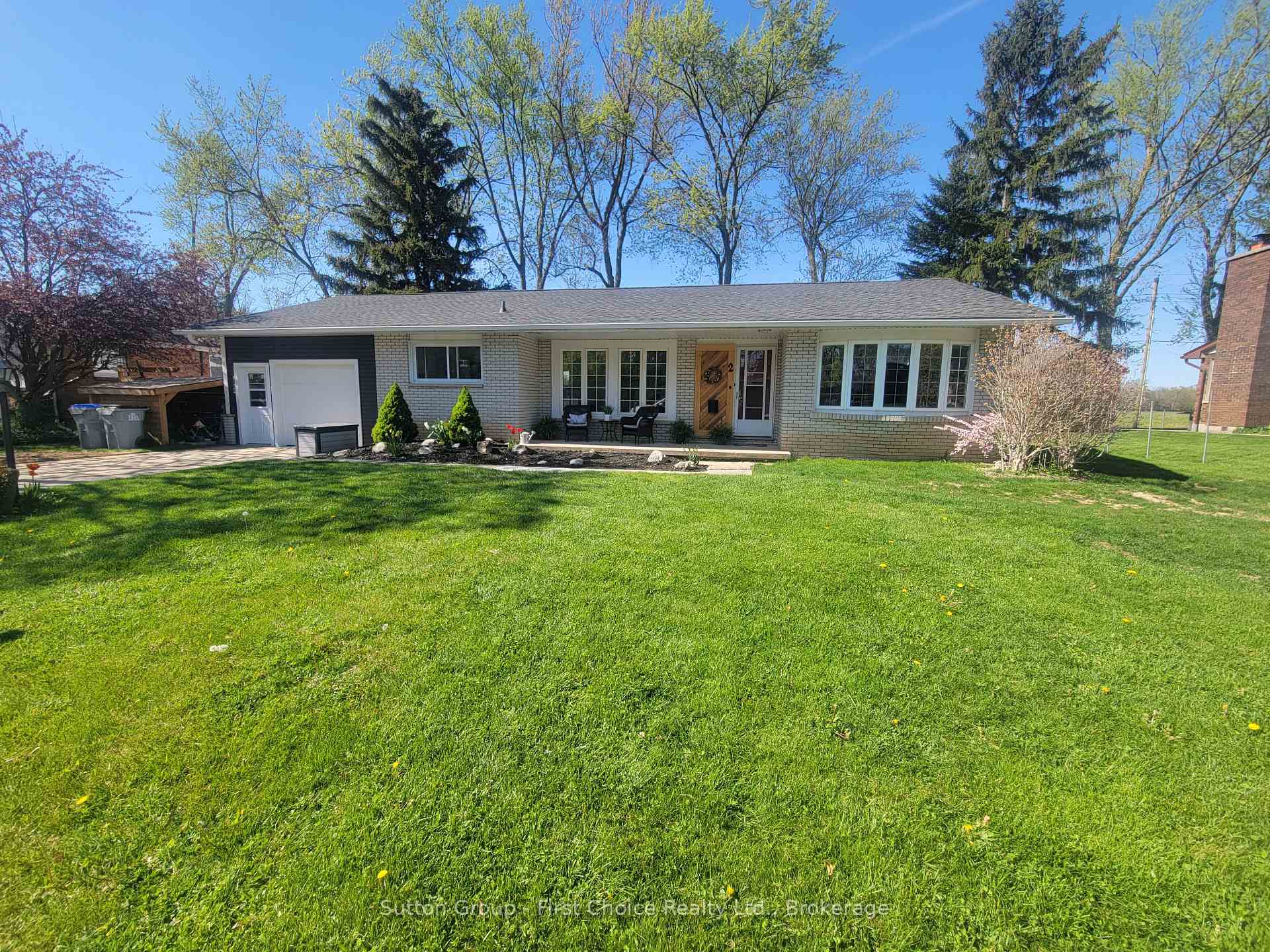 Photo 5 of 2 Kingscourt Crescent, South Huron, Exeter — HOMEH