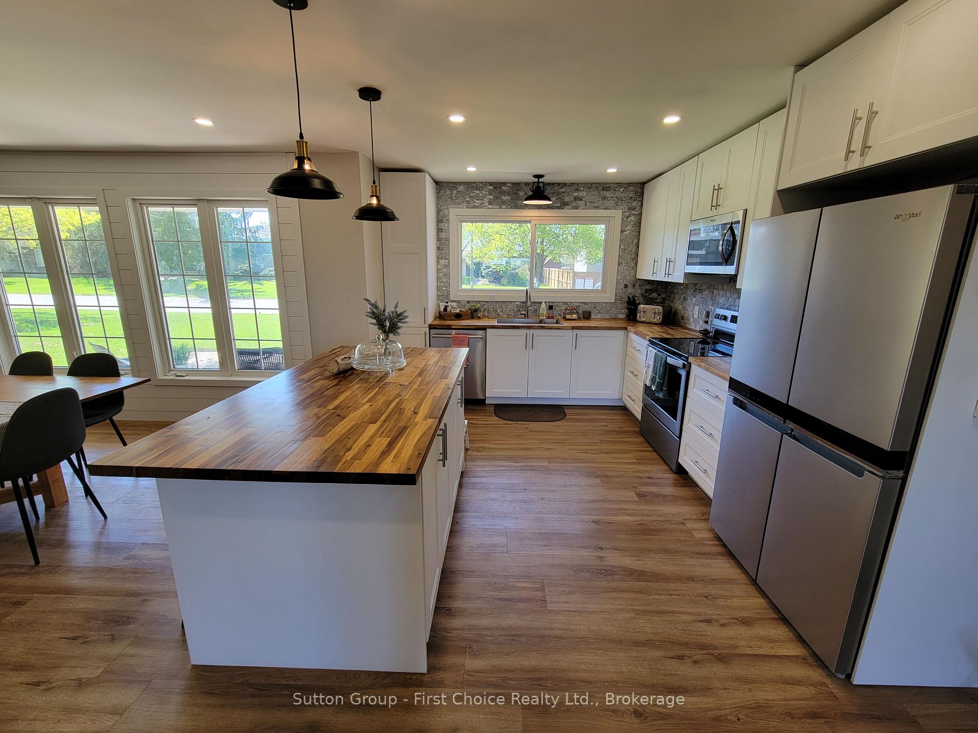 Photo 10 of 2 Kingscourt Crescent, South Huron, Exeter — HOMEH