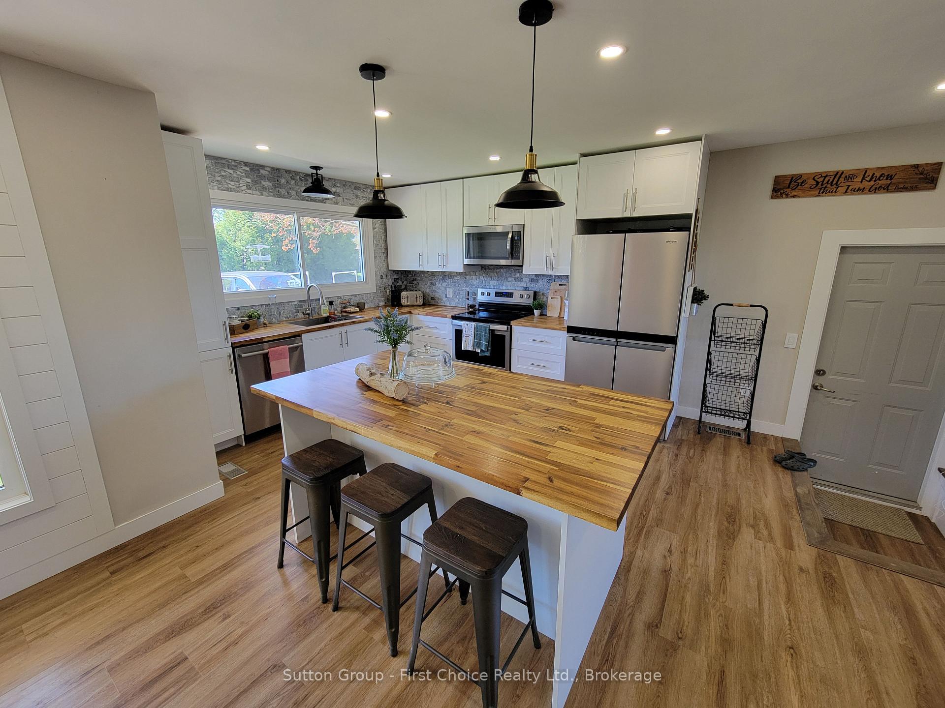 Photo 11 of 2 Kingscourt Crescent, South Huron, Exeter — HOMEH