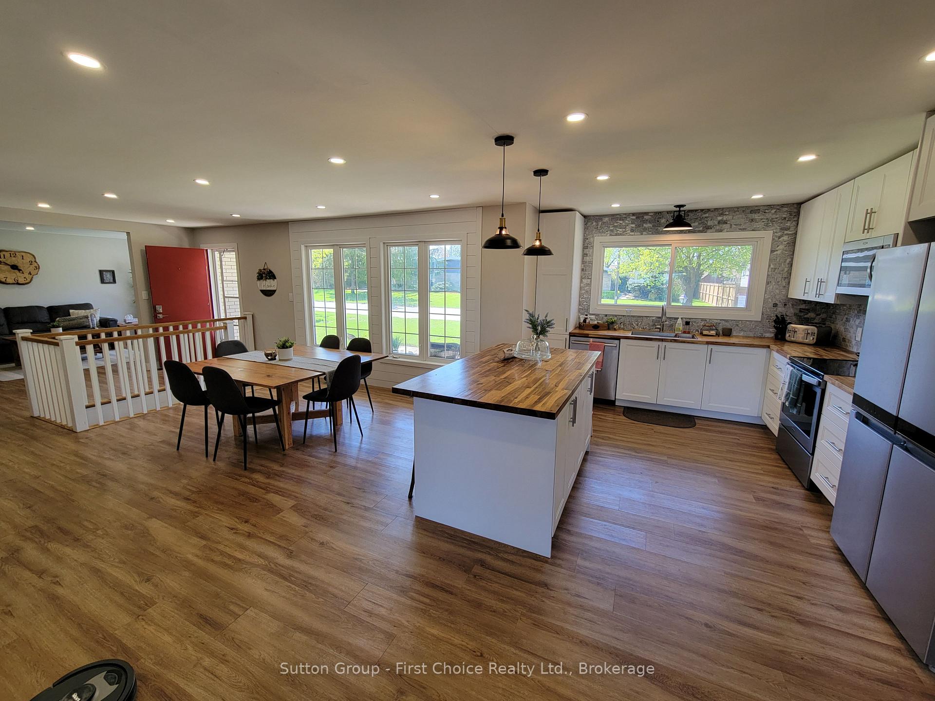 Photo 15 of 2 Kingscourt Crescent, South Huron, Exeter — HOMEH