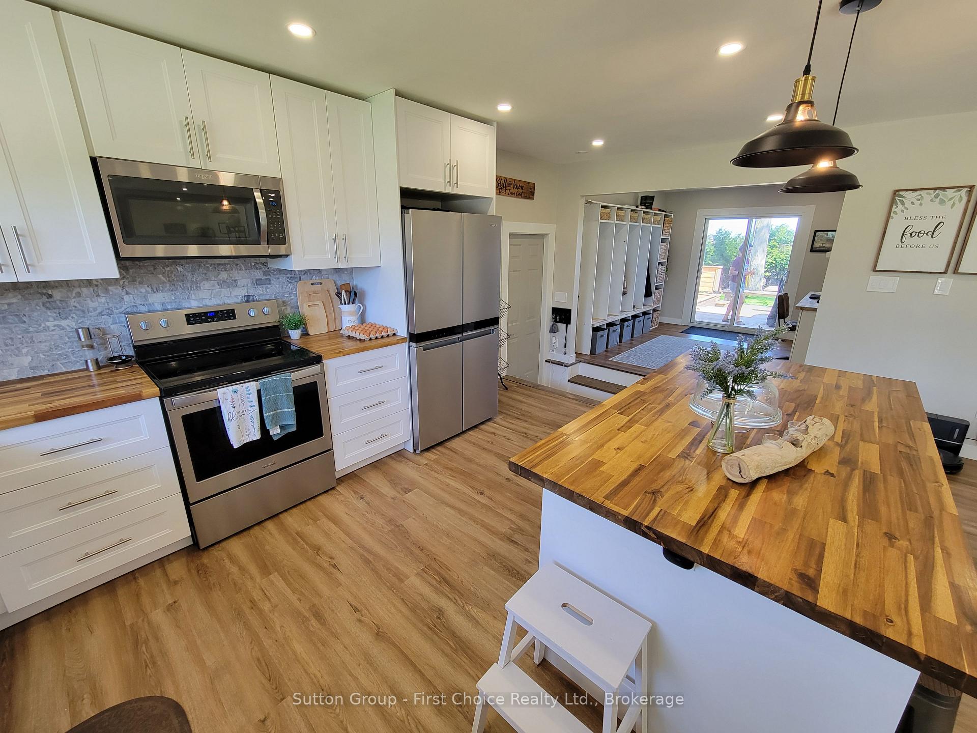 Photo 16 of 2 Kingscourt Crescent, South Huron, Exeter — HOMEH