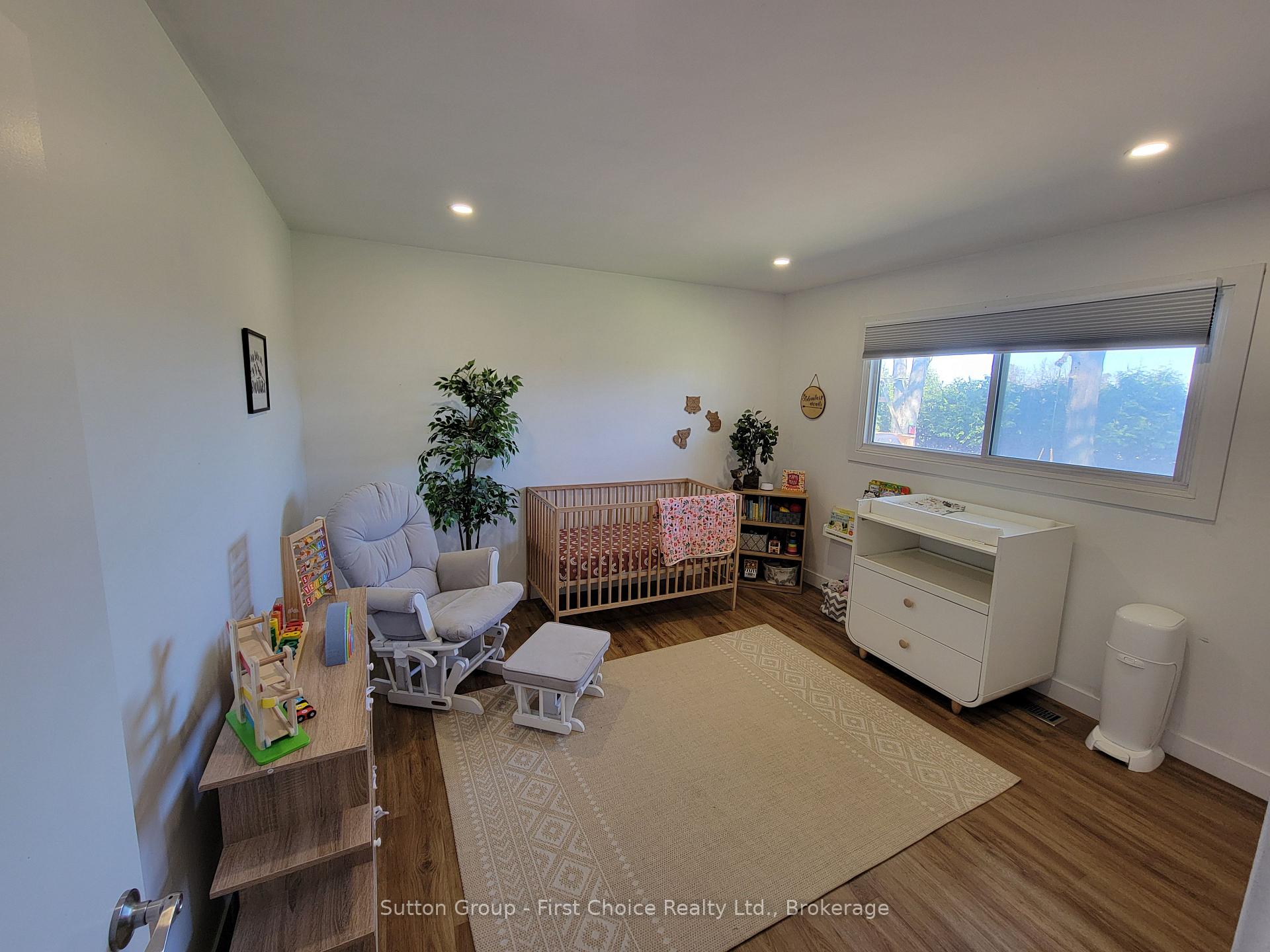 Photo 20 of 2 Kingscourt Crescent, South Huron, Exeter — HOMEH