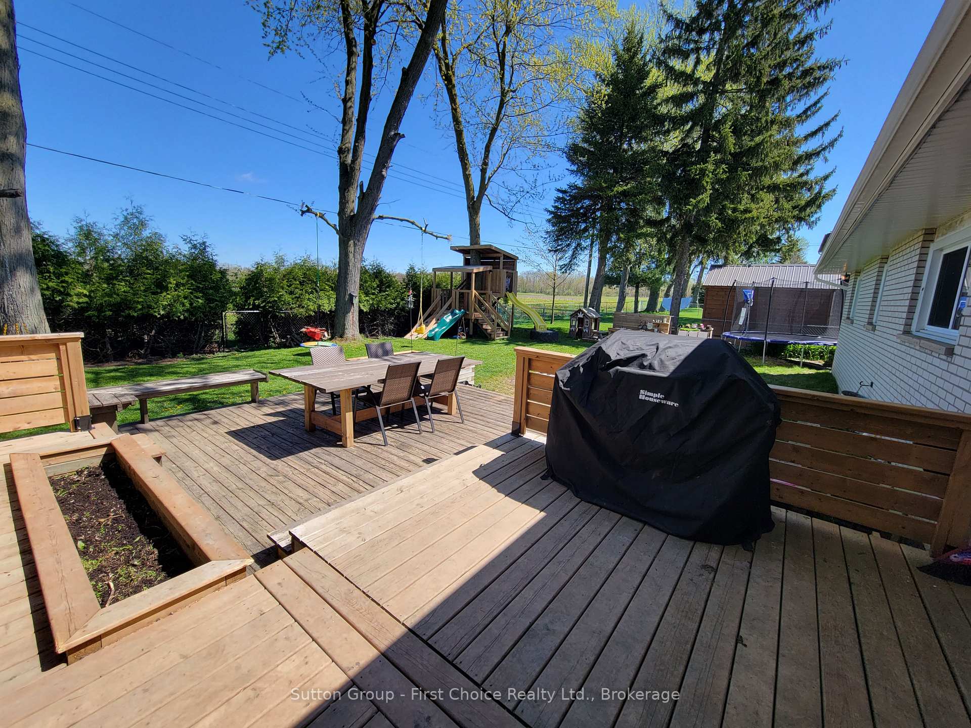 Photo 34 of 2 Kingscourt Crescent, South Huron, Exeter — HOMEH