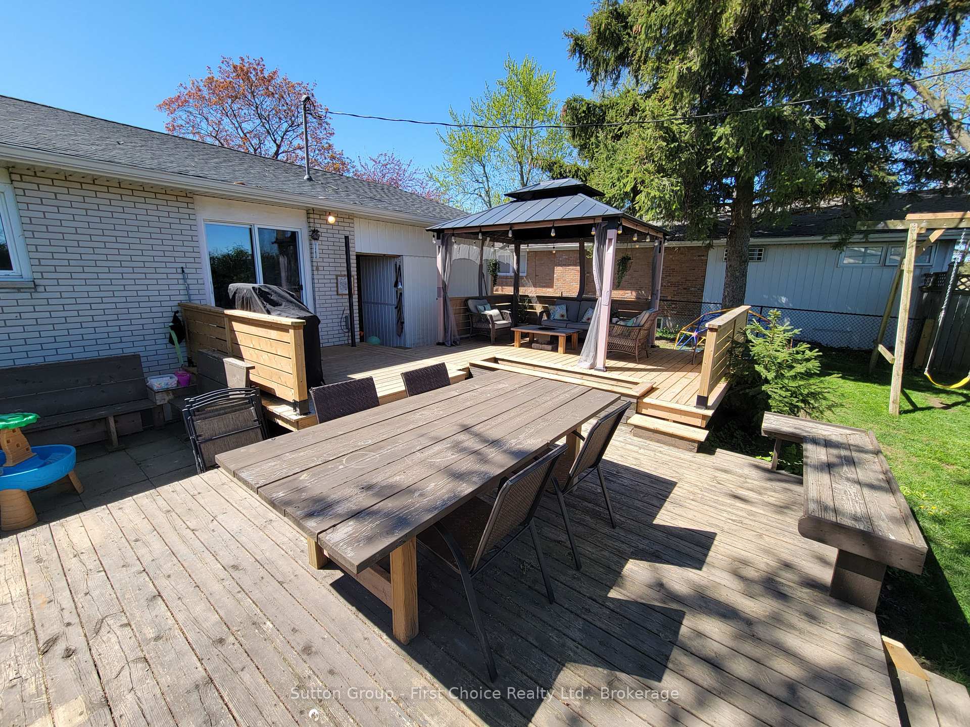Photo 36 of 2 Kingscourt Crescent, South Huron, Exeter — HOMEH