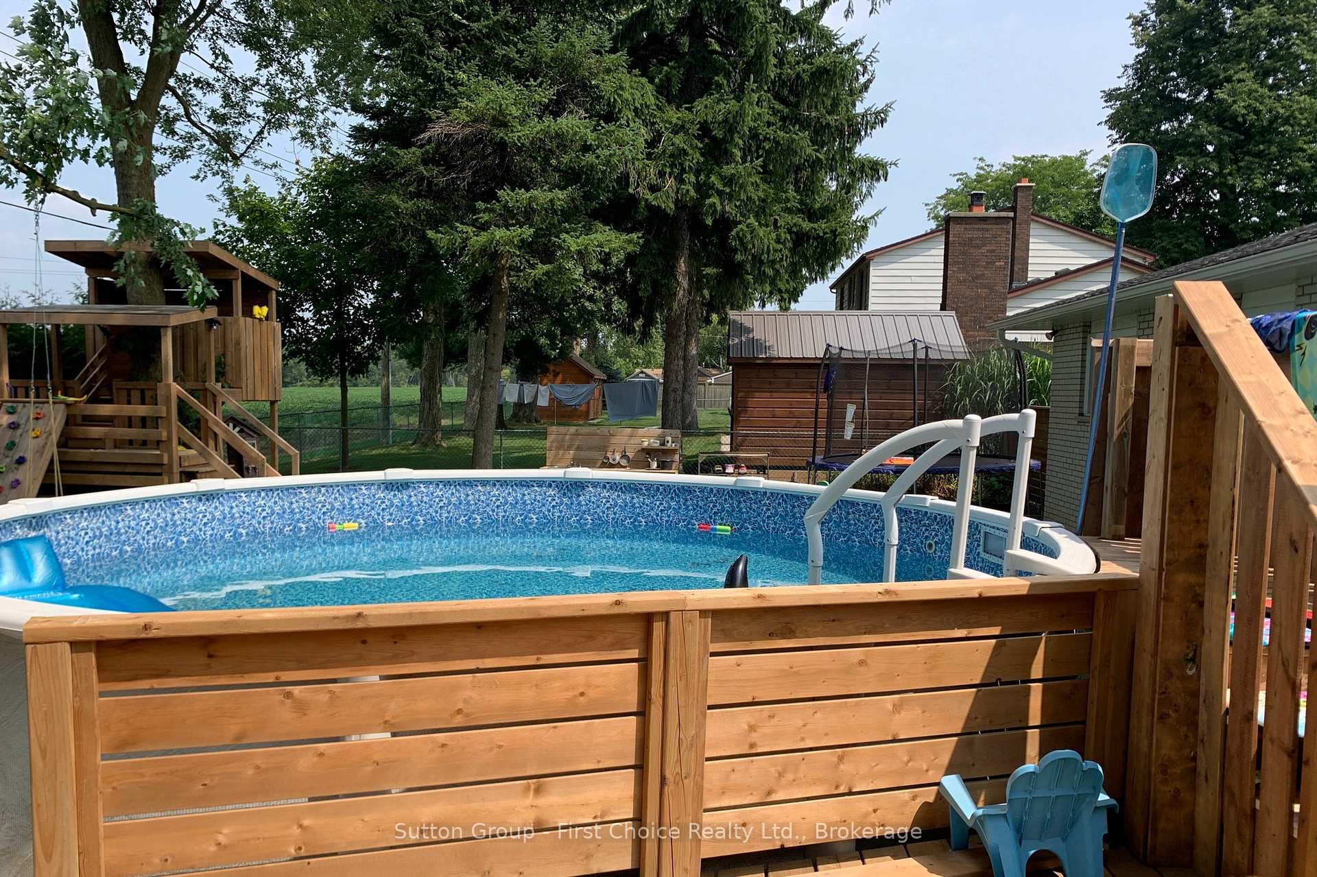 Photo 38 of 2 Kingscourt Crescent, South Huron, Exeter — HOMEH