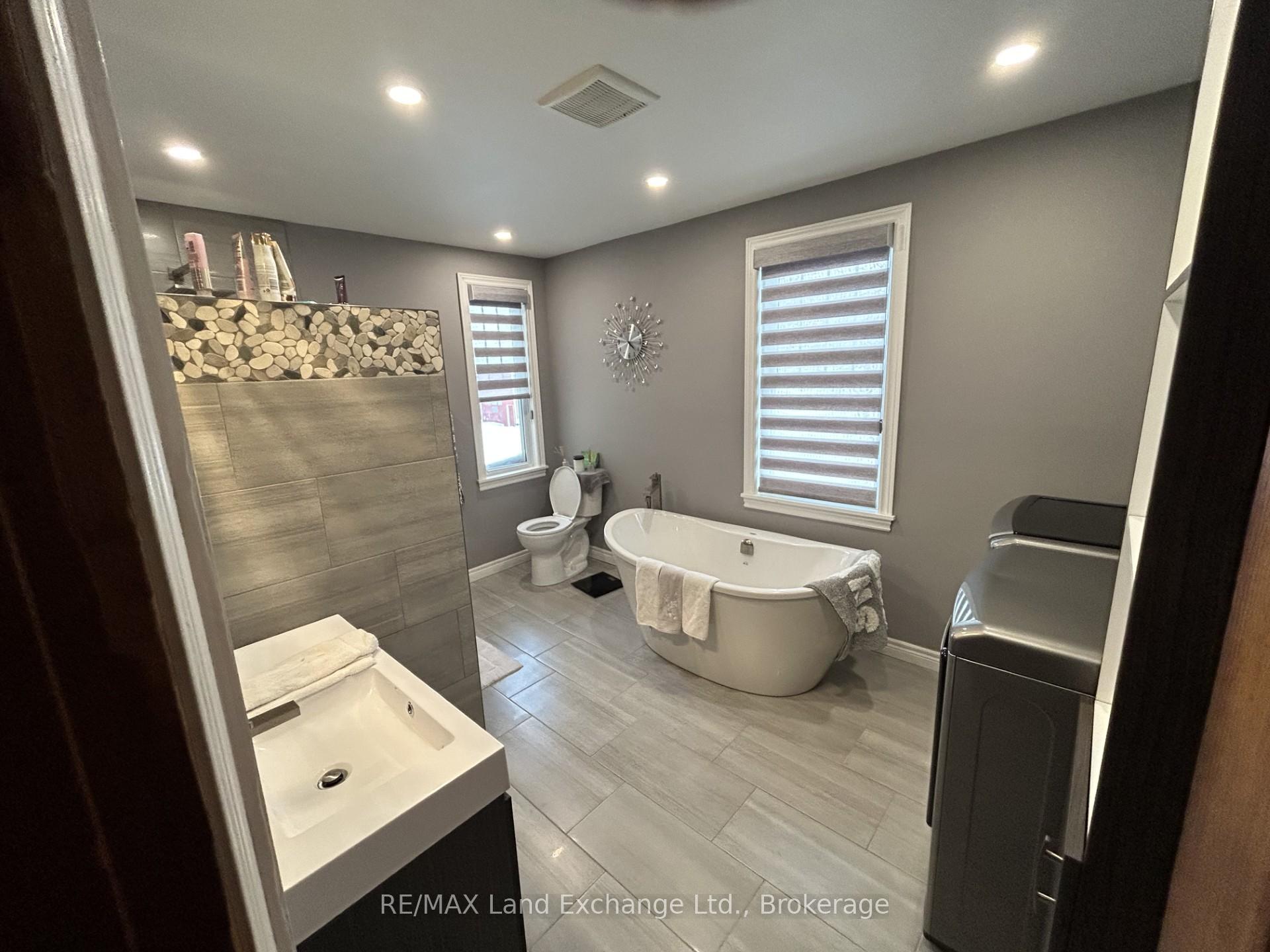 Photo 17 of 71560A London Road, South Huron, Usborne — HOMEH
