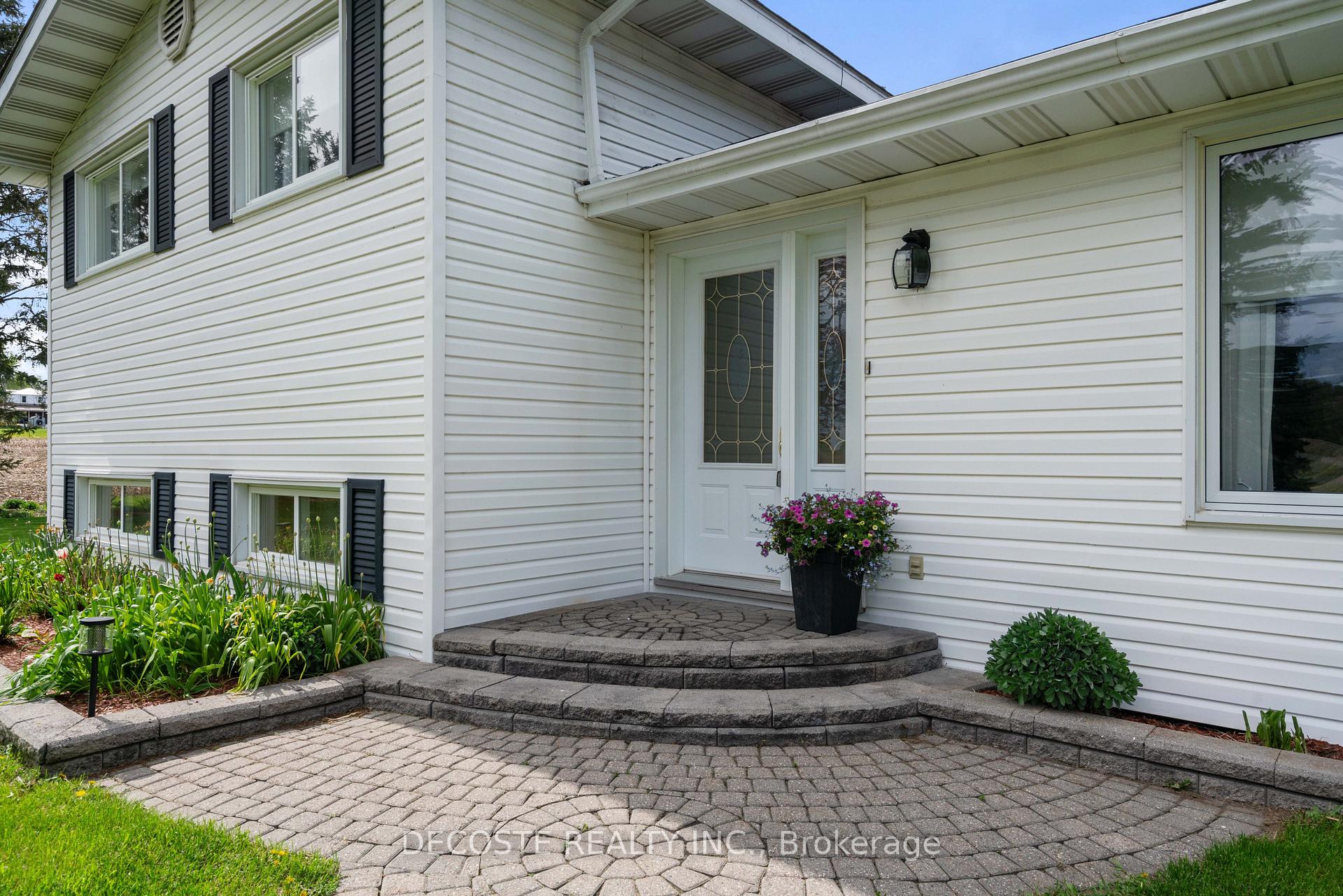 Photo 2 of 21713 Concession 8 Road, South Glengarry, South Glengarry (Lancaster) Twp — HOMEH