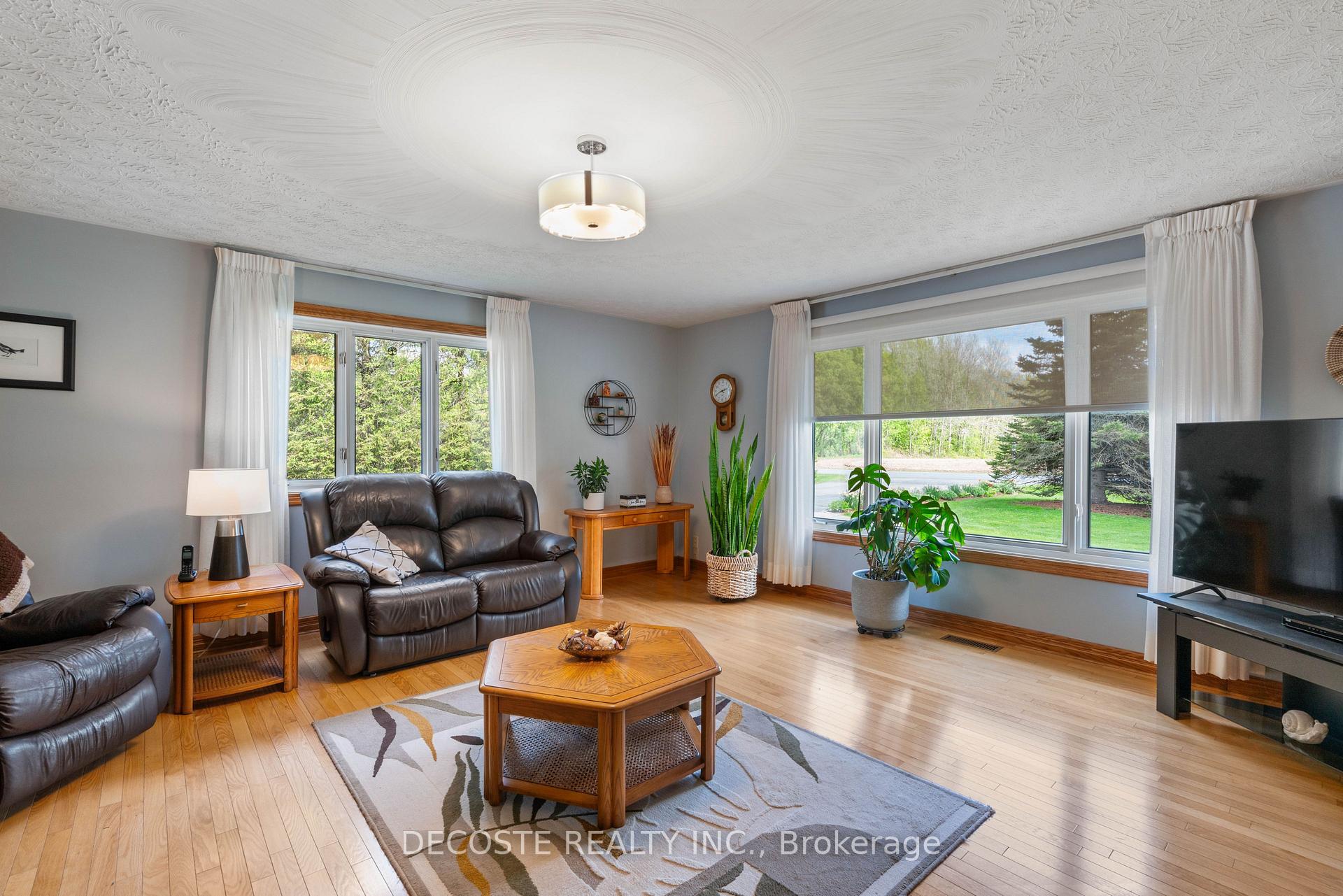 Photo 6 of 21713 Concession 8 Road, South Glengarry, South Glengarry (Lancaster) Twp — HOMEH