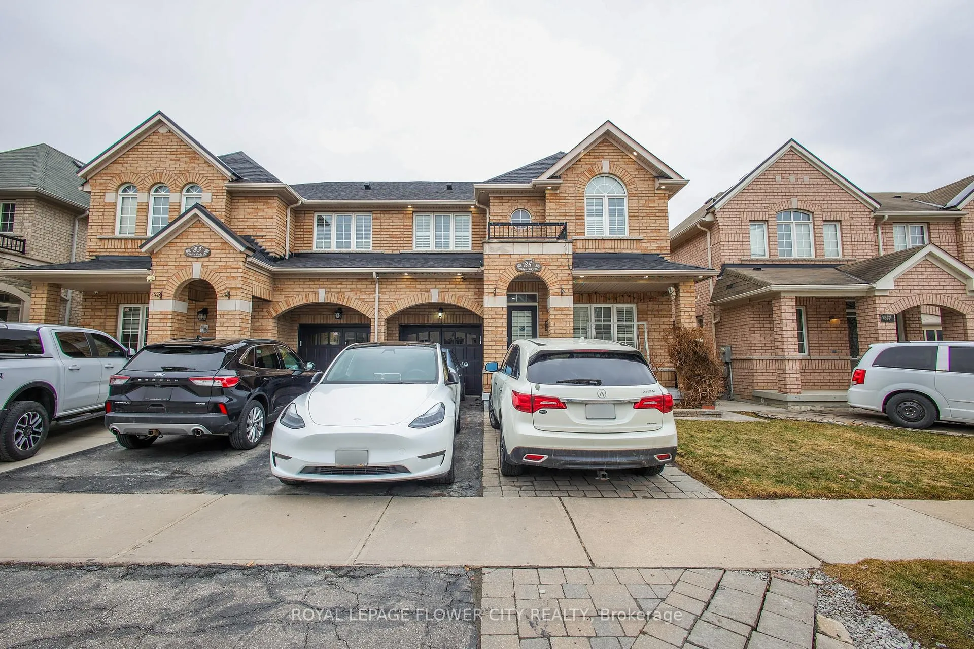 Photo 4 of 85 Daden oaks Drive, Brampton, Bram East — HOMEH