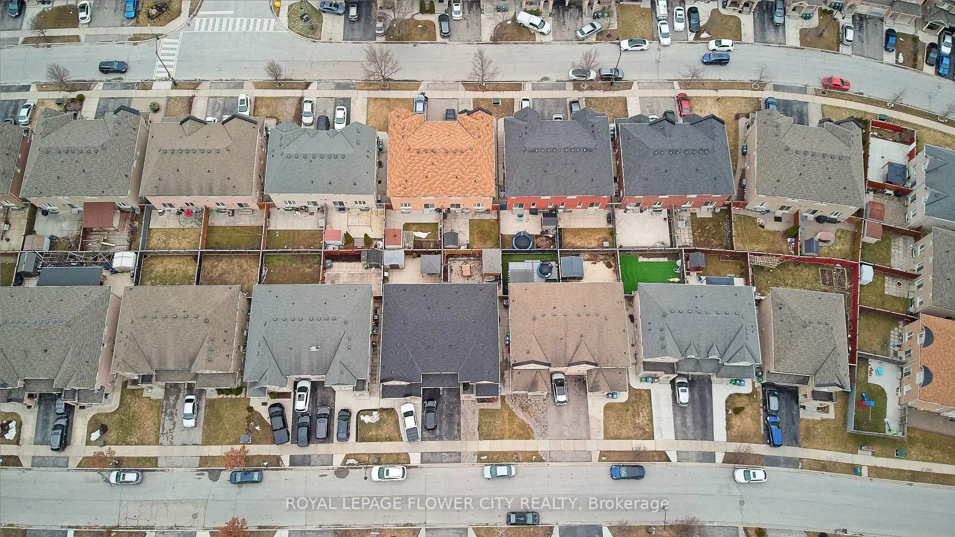 Photo 6 of 85 Daden oaks Drive, Brampton, Bram East — HOMEH