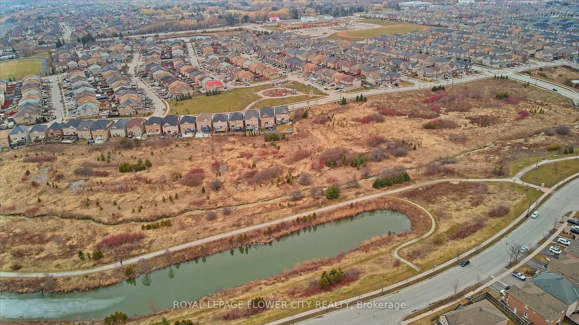 Photo 9 of 85 Daden oaks Drive, Brampton, Bram East — HOMEH