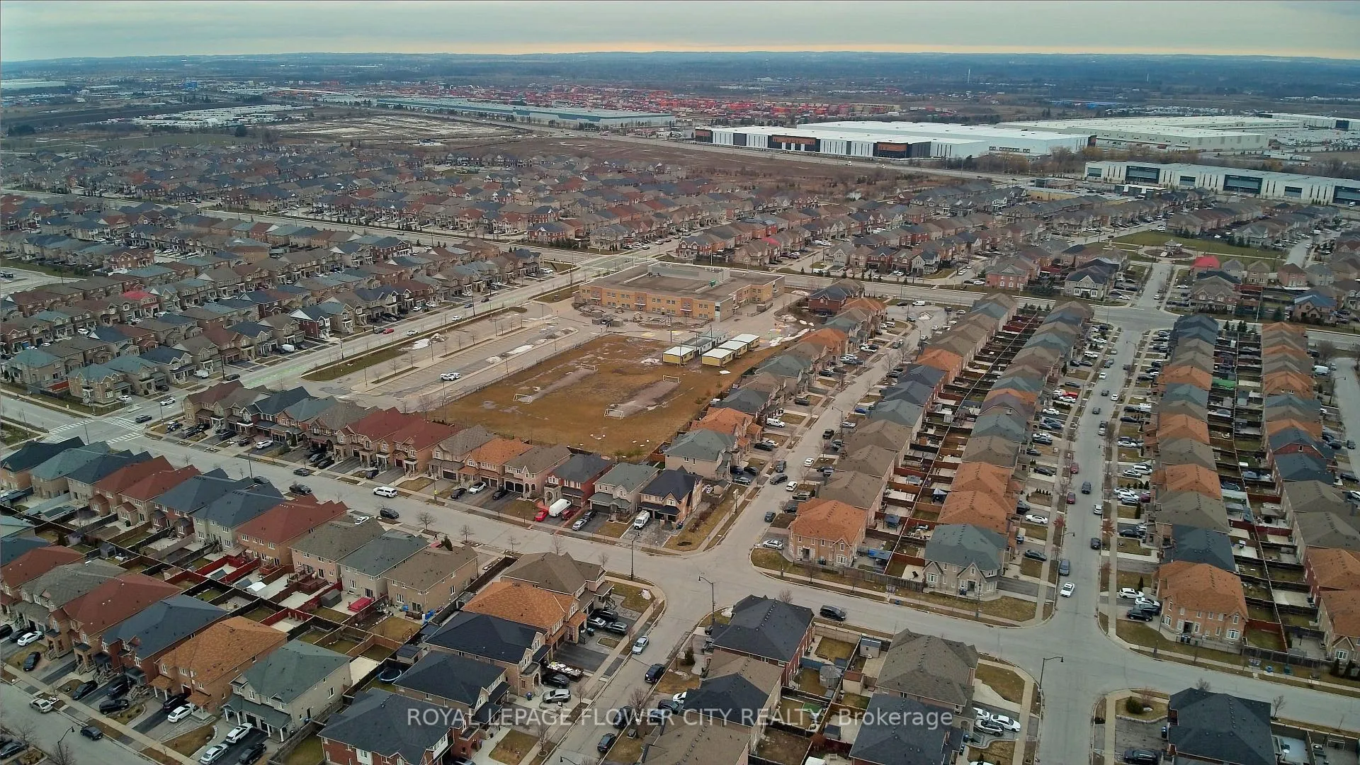 Photo 10 of 85 Daden oaks Drive, Brampton, Bram East — HOMEH