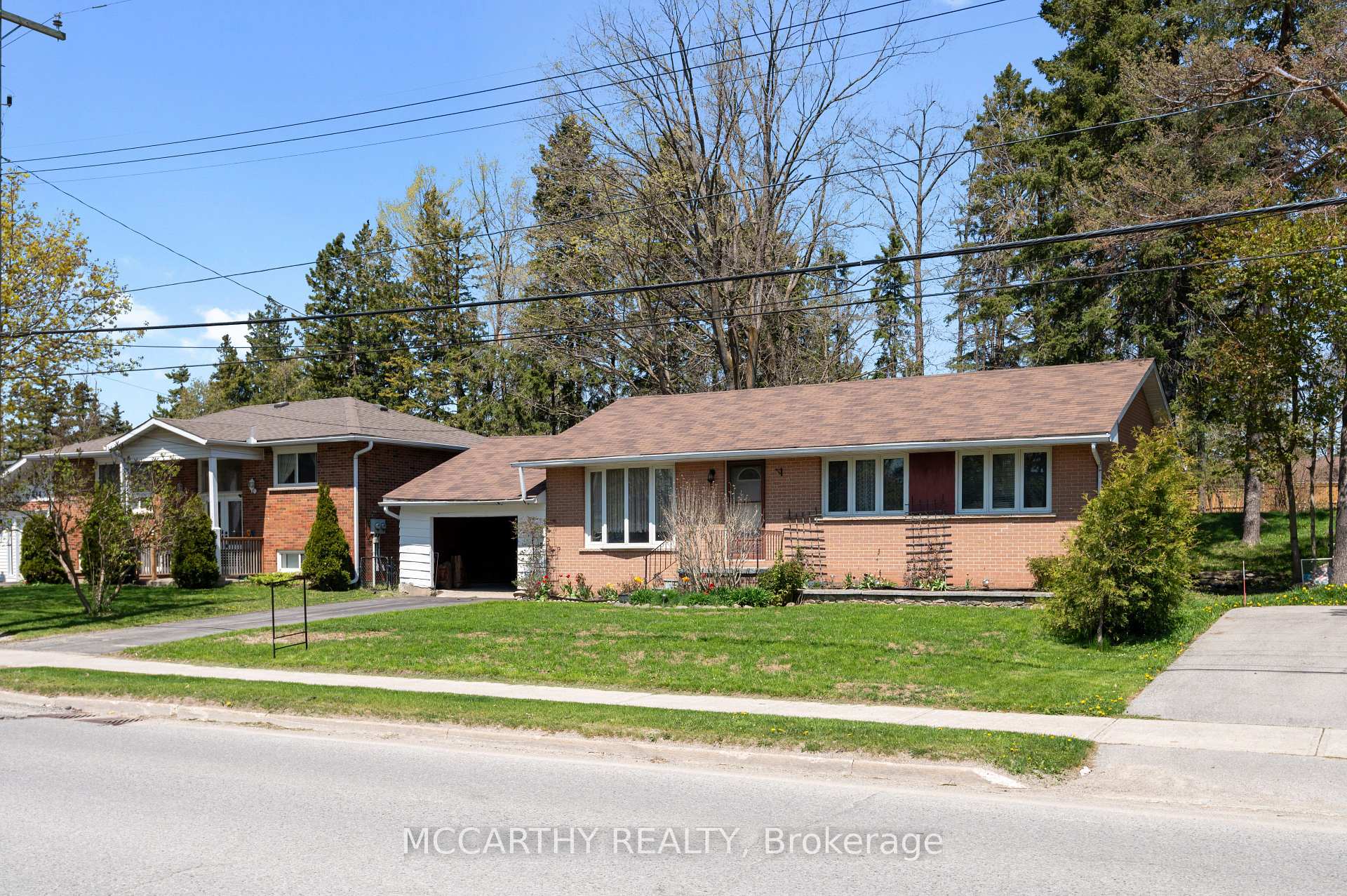 Photo 1 of 438 First Avenue E, Shelburne — HOMEH