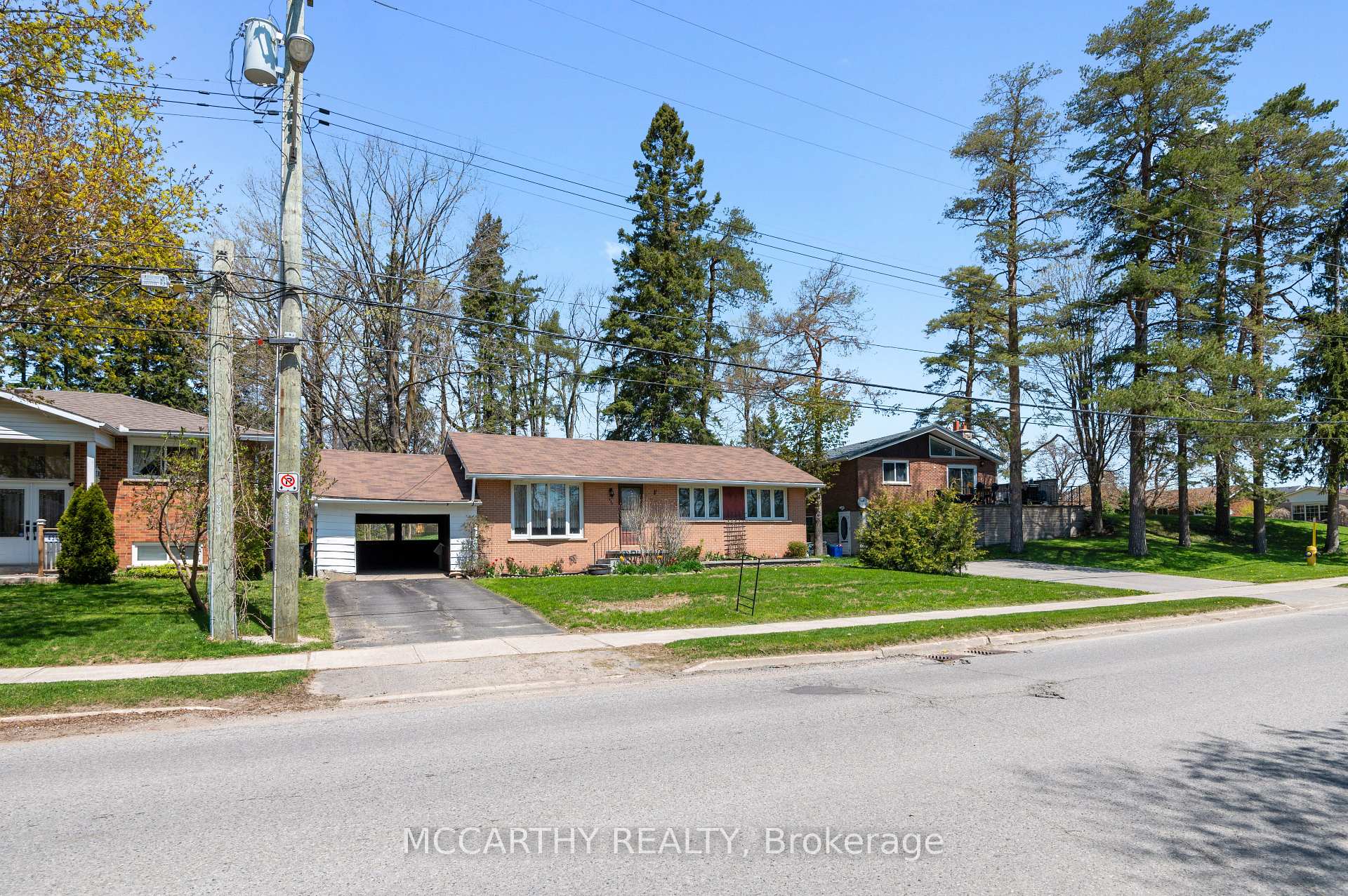 Photo 5 of 438 First Avenue E, Shelburne — HOMEH