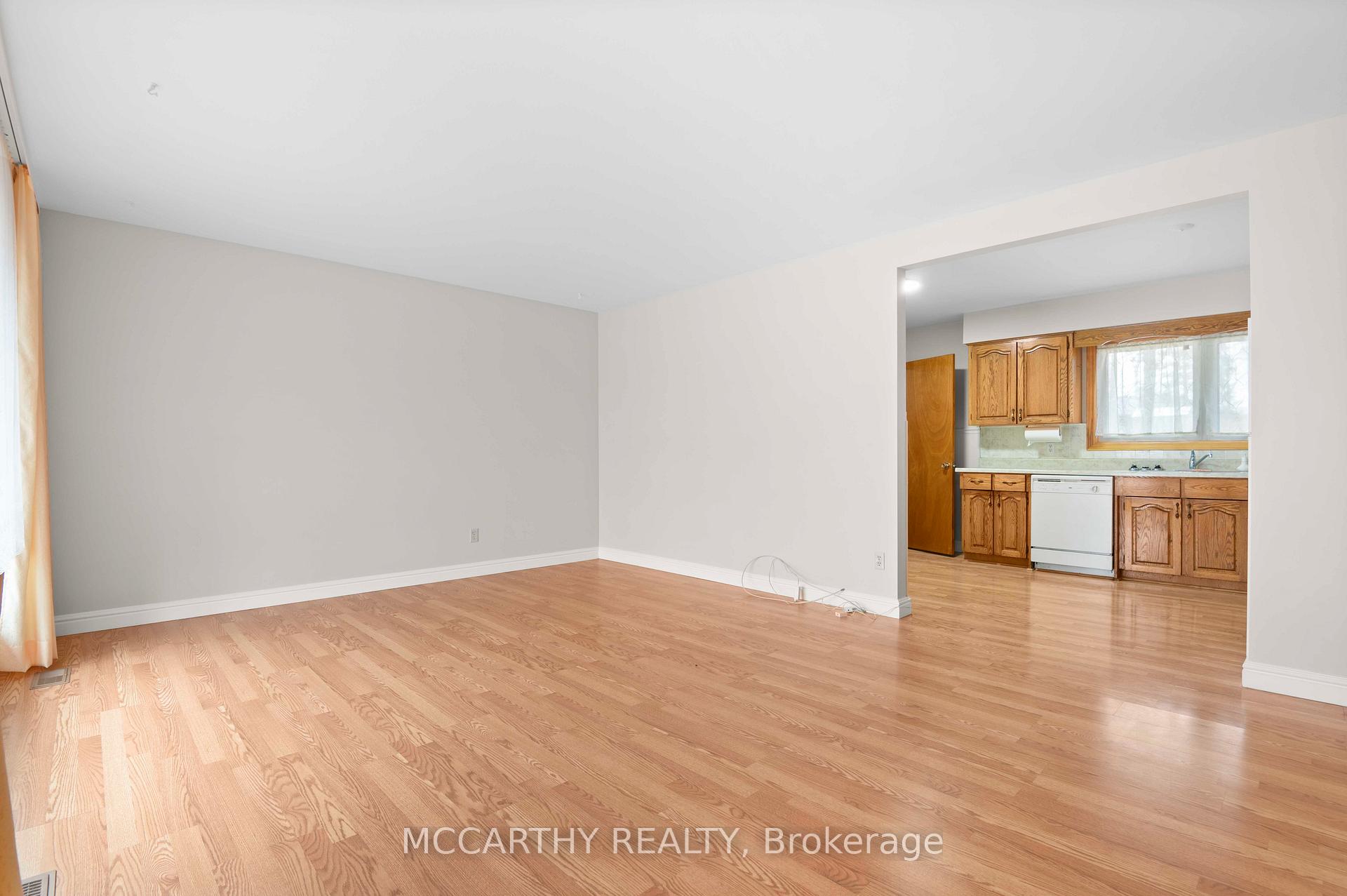 Photo 15 of 438 First Avenue E, Shelburne — HOMEH