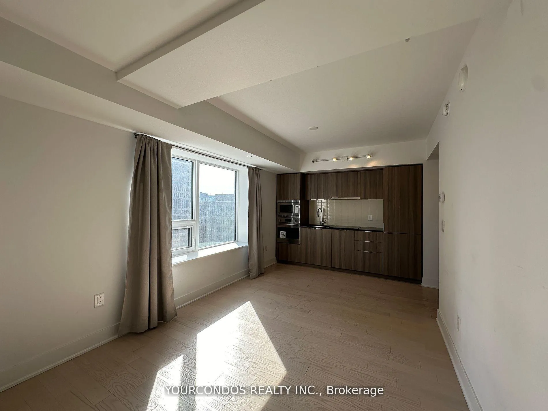 Photo 9 of Unit 1406, 955 Bay Street, Toronto, Bay Street Corridor — HOMEH