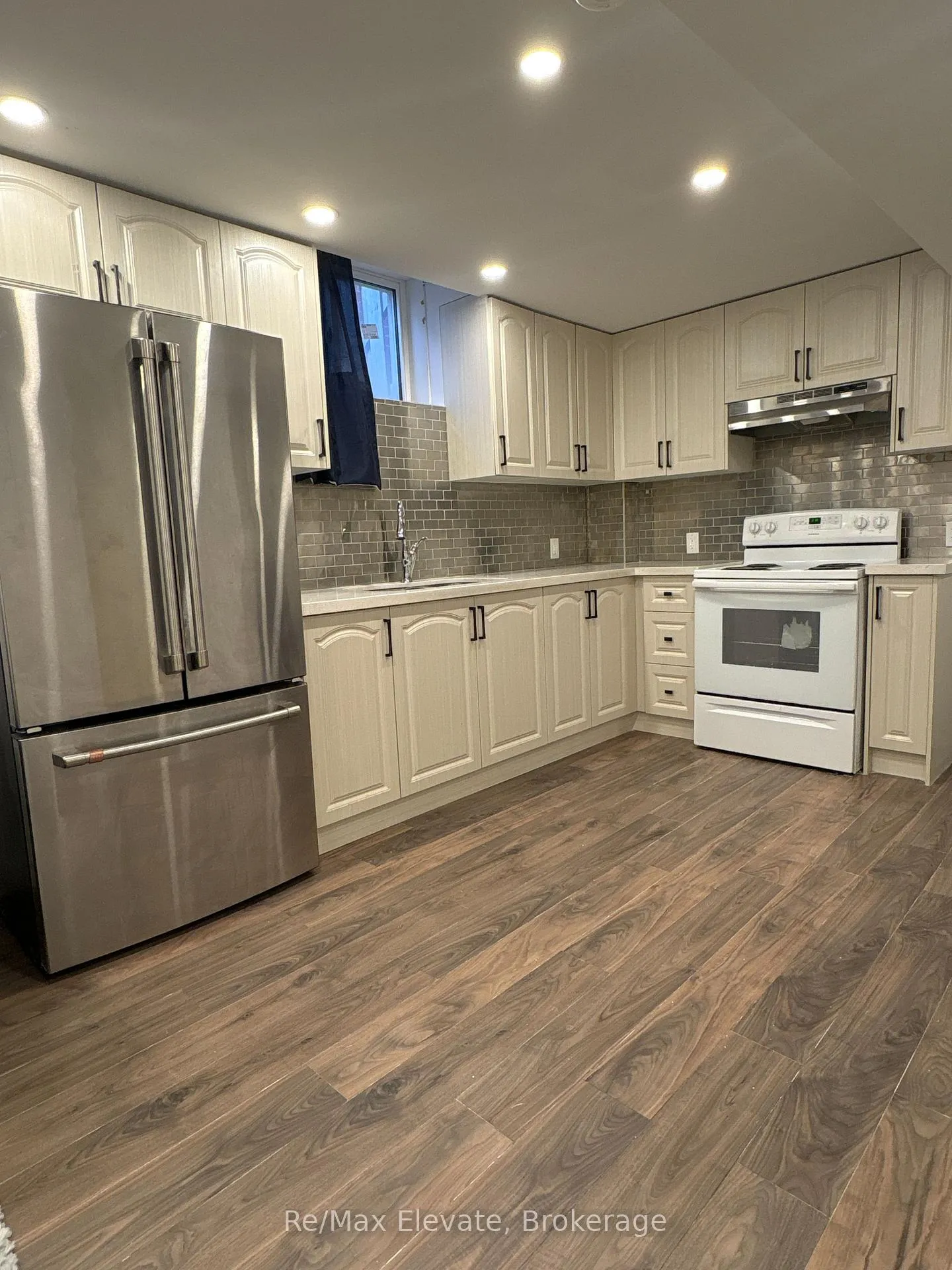 Photo 3 of 14 Goldenwood Crescent, Markham, Greensborough — HOMEH