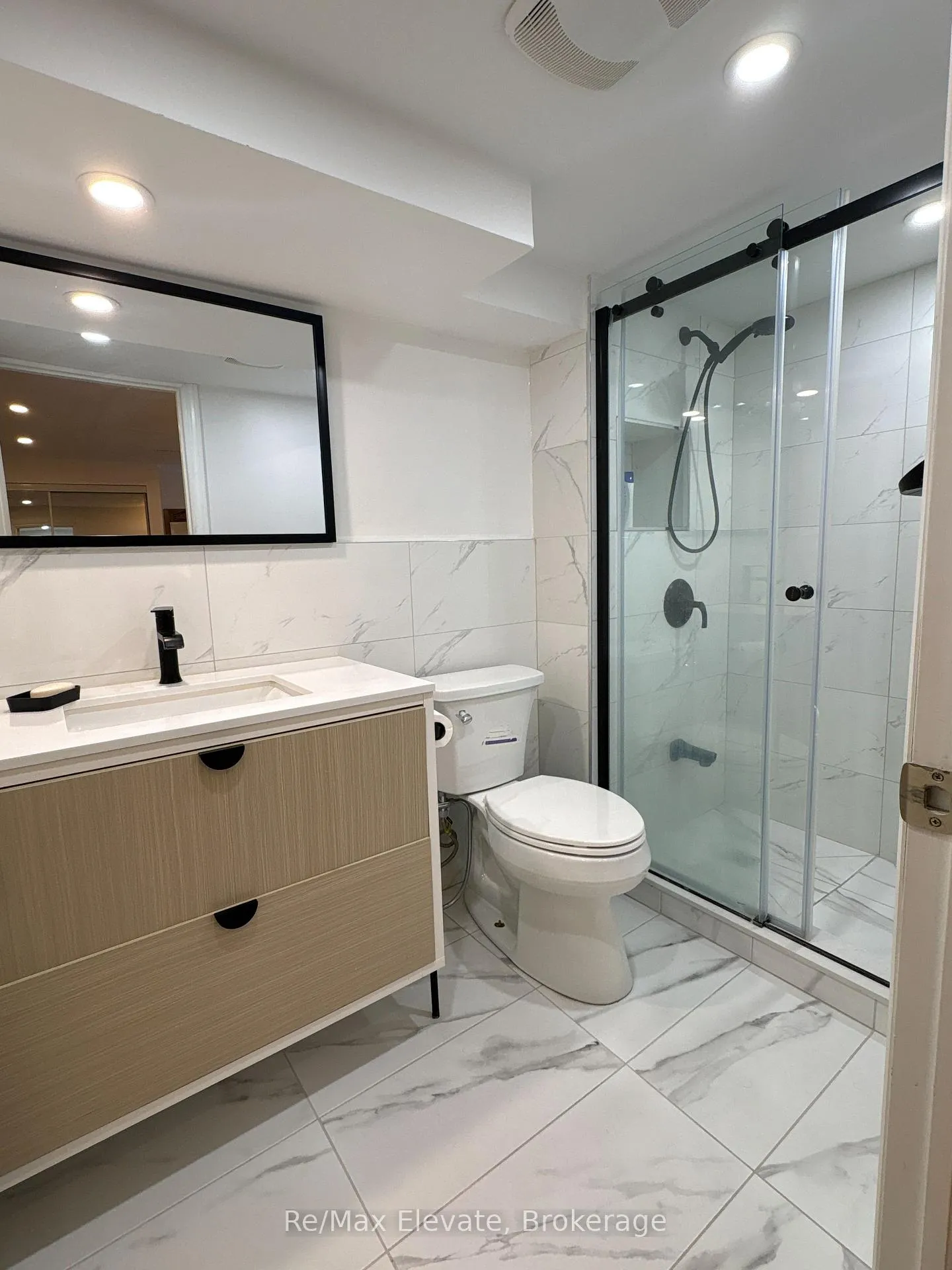 Photo 6 of 14 Goldenwood Crescent, Markham, Greensborough — HOMEH