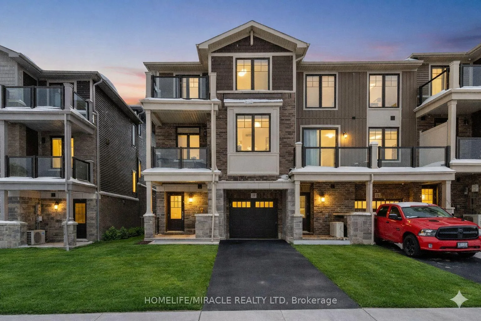 Front of Unit 92, 10 Birmingham Drive