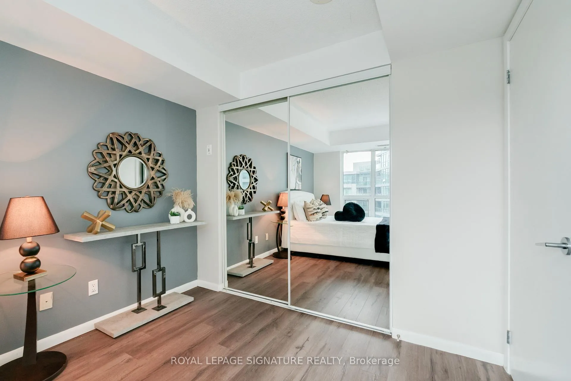 Photo 2 of Unit 617, 219 Fort York Boulevard, Toronto, Niagara — HOMEH