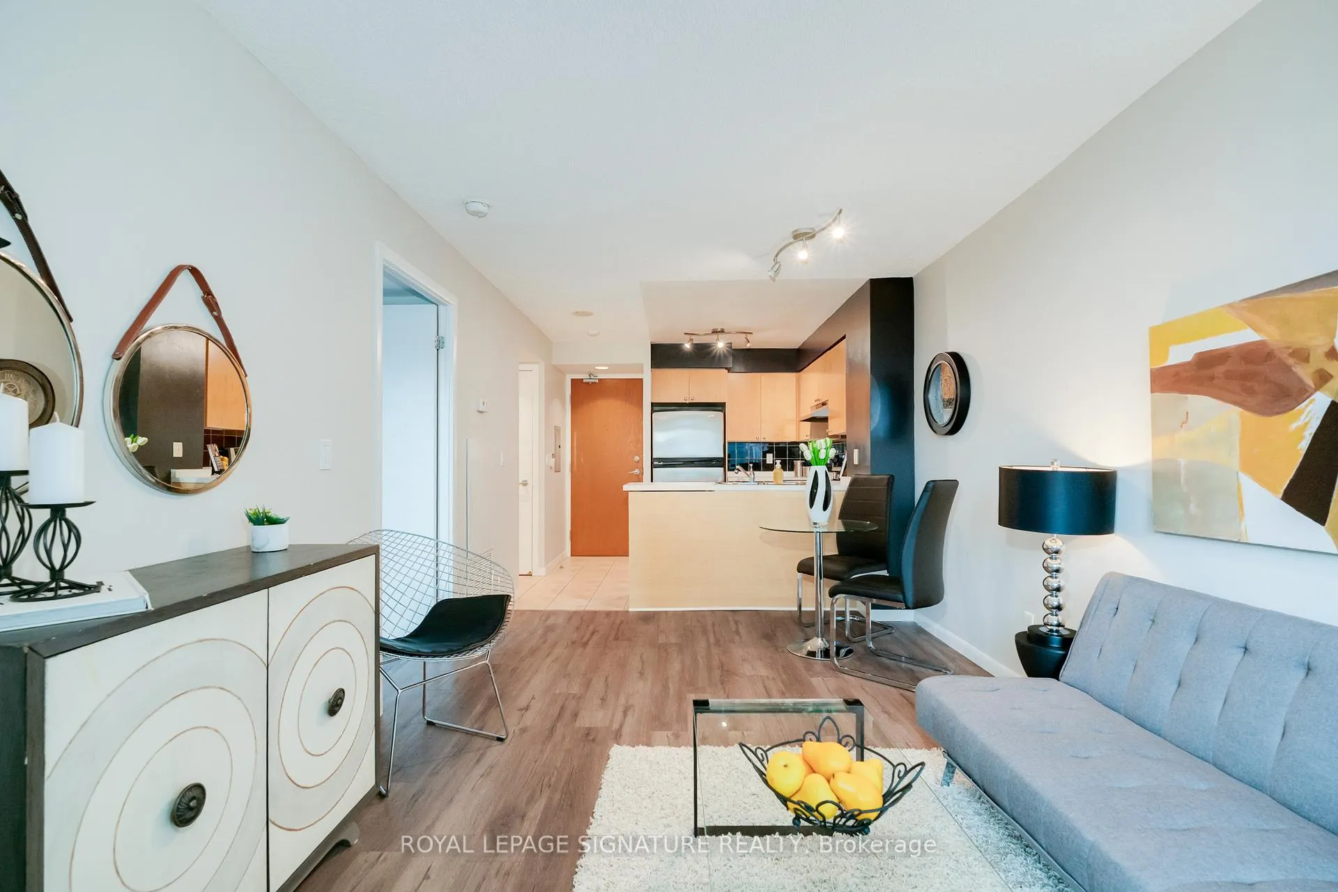 Photo 5 of Unit 617, 219 Fort York Boulevard, Toronto, Niagara — HOMEH