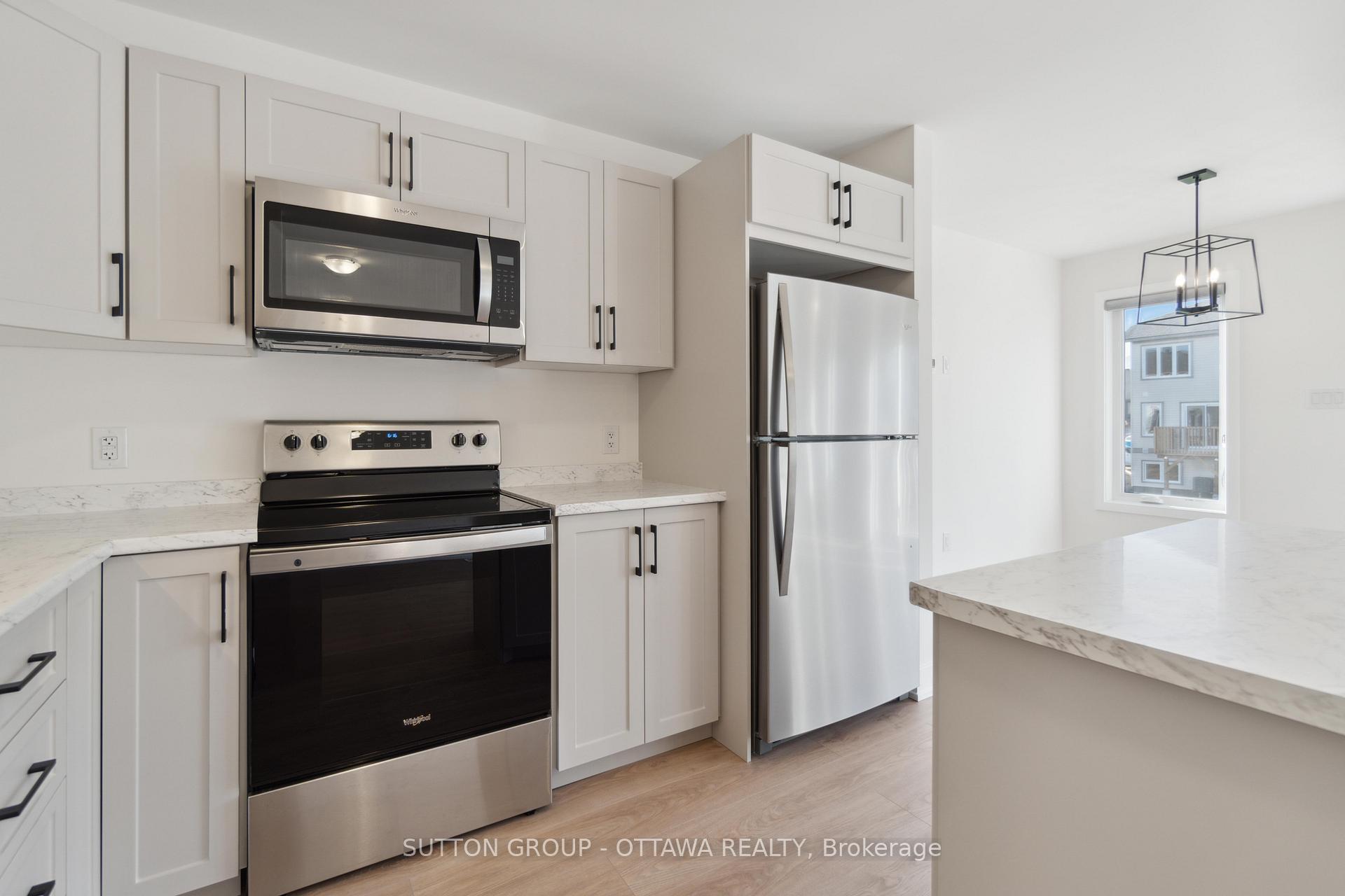 Photo 5 of 90 Staples Boulevard, Smiths Falls — HOMEH
