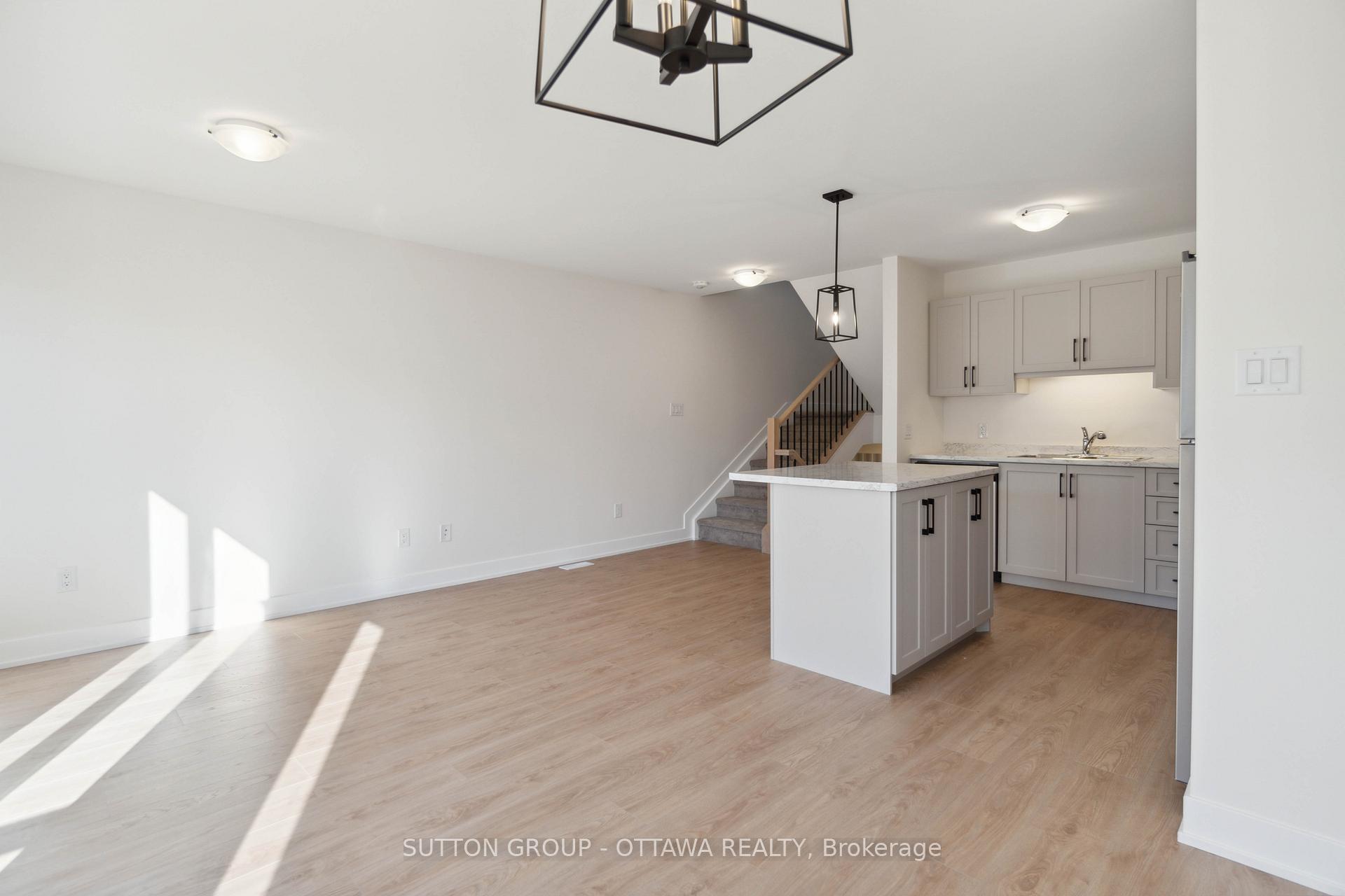 Photo 6 of 90 Staples Boulevard, Smiths Falls — HOMEH
